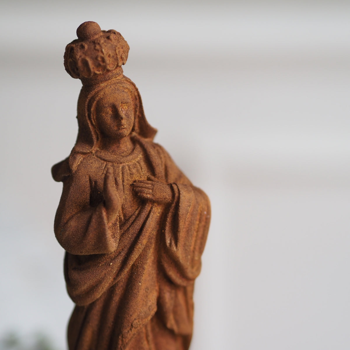 Madonnenfigur · Gekrönte Muttergottes nach barocker Vorlage