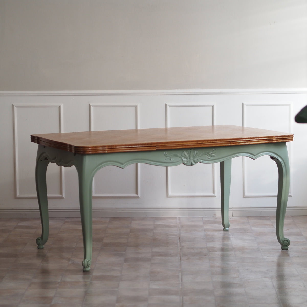 Ausziehtisch Louis XV Stil aus Eiche mit Fischgrätmuster