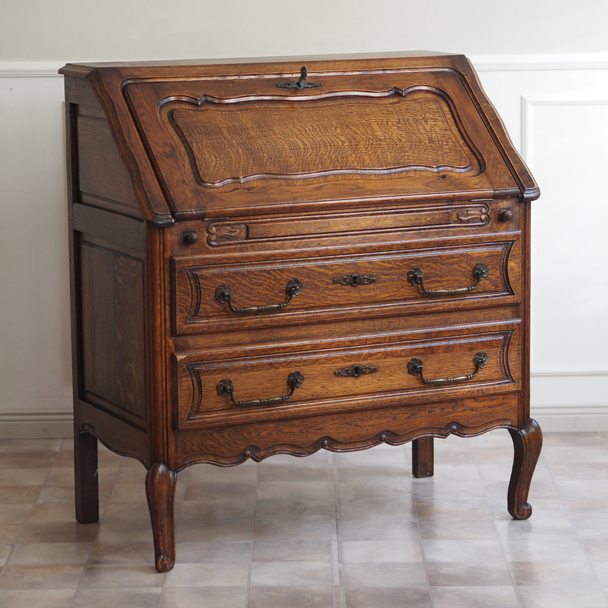 Sekretär Louis XV Stil aus Eiche, Frankreich ca. 1950–1970