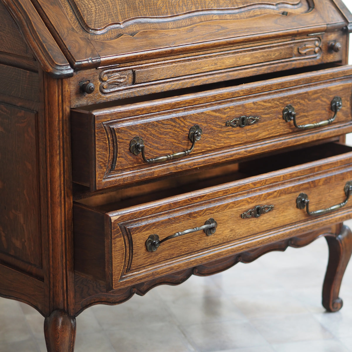 Sekretär Louis XV Stil aus Eiche, Frankreich ca. 1950–1970