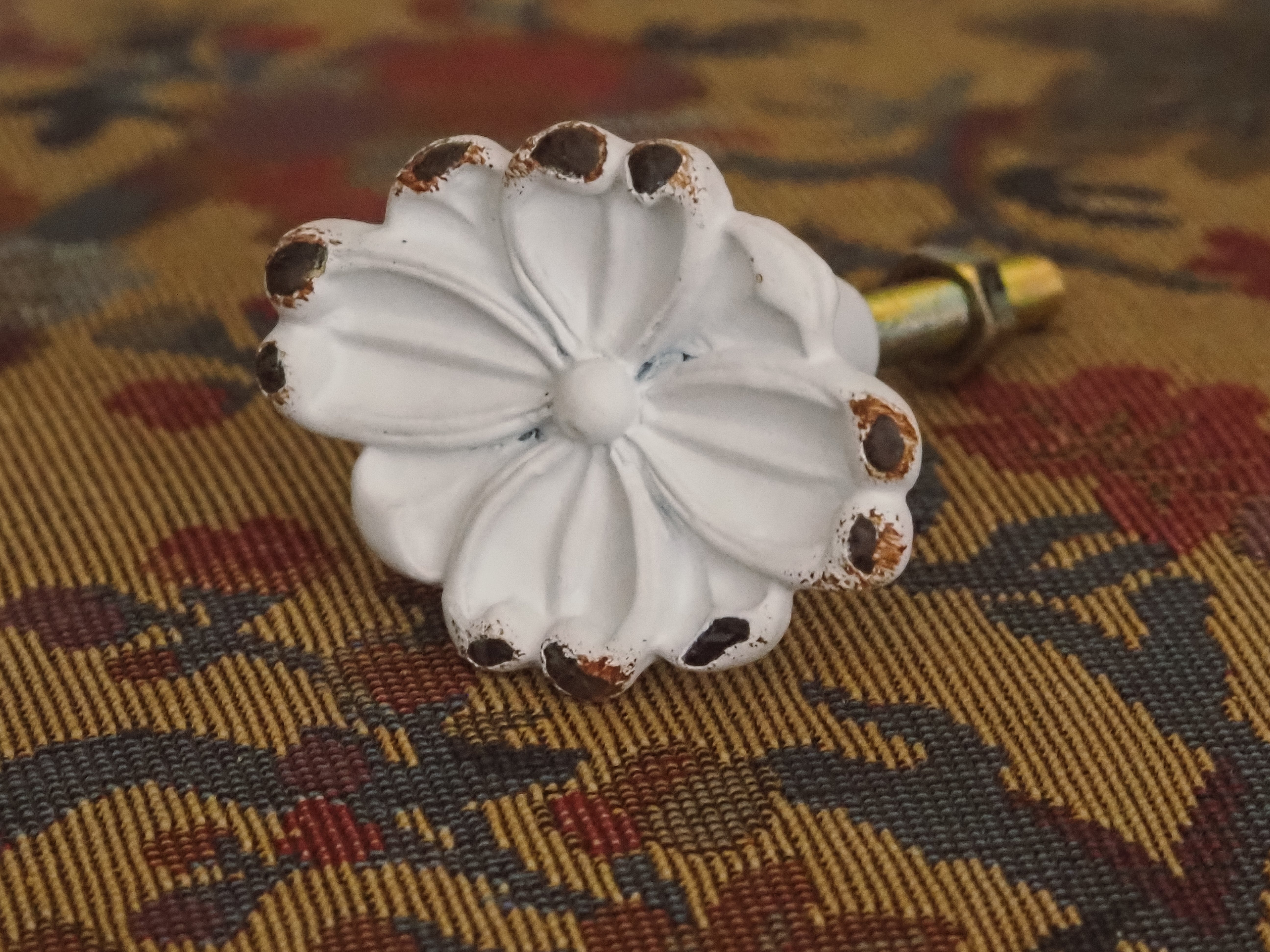 Möbelknopf Blüte · Landhausstil in Used-Optik