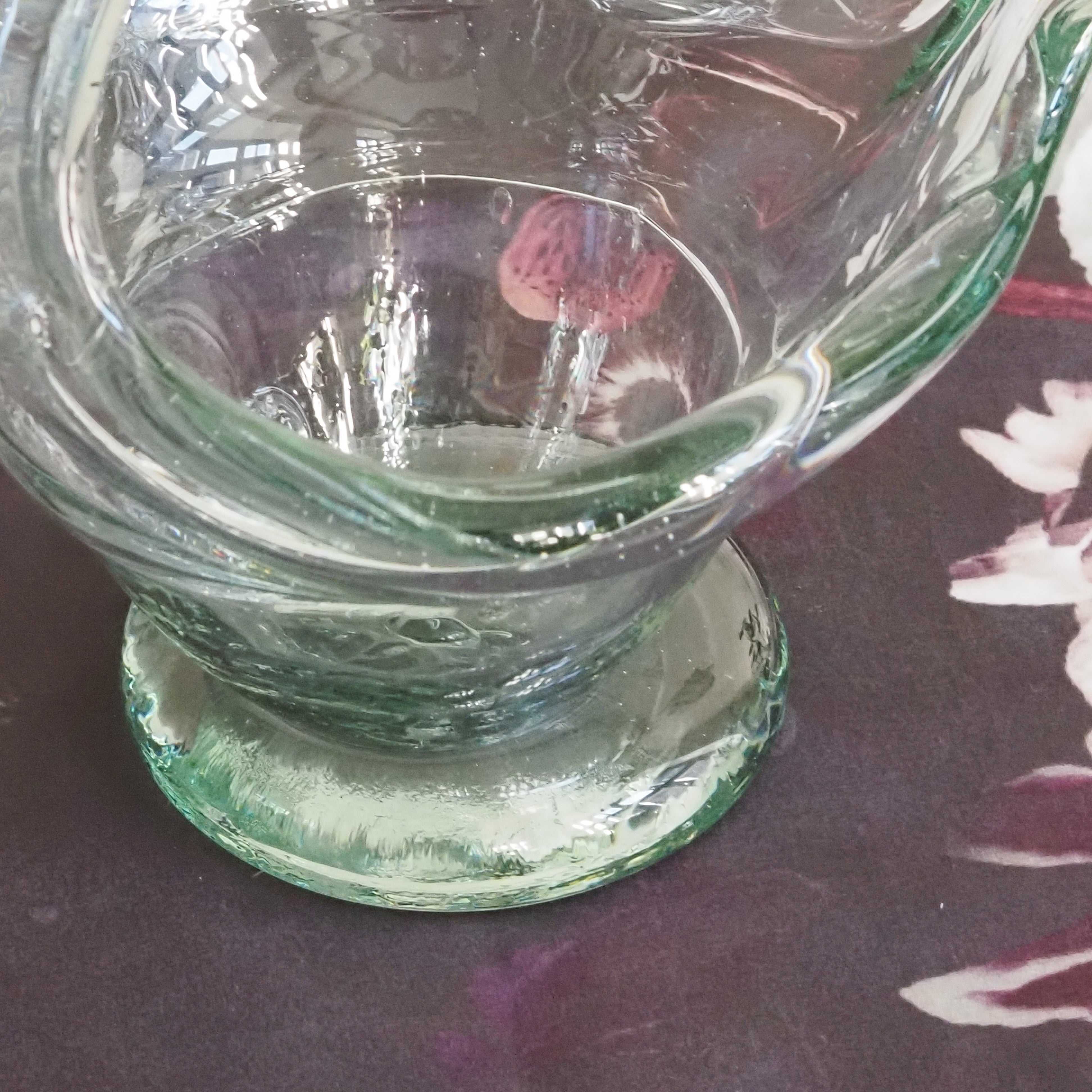 Glasschale in Schwanenform · 20. Jahrhundert · Pressglas Objekt