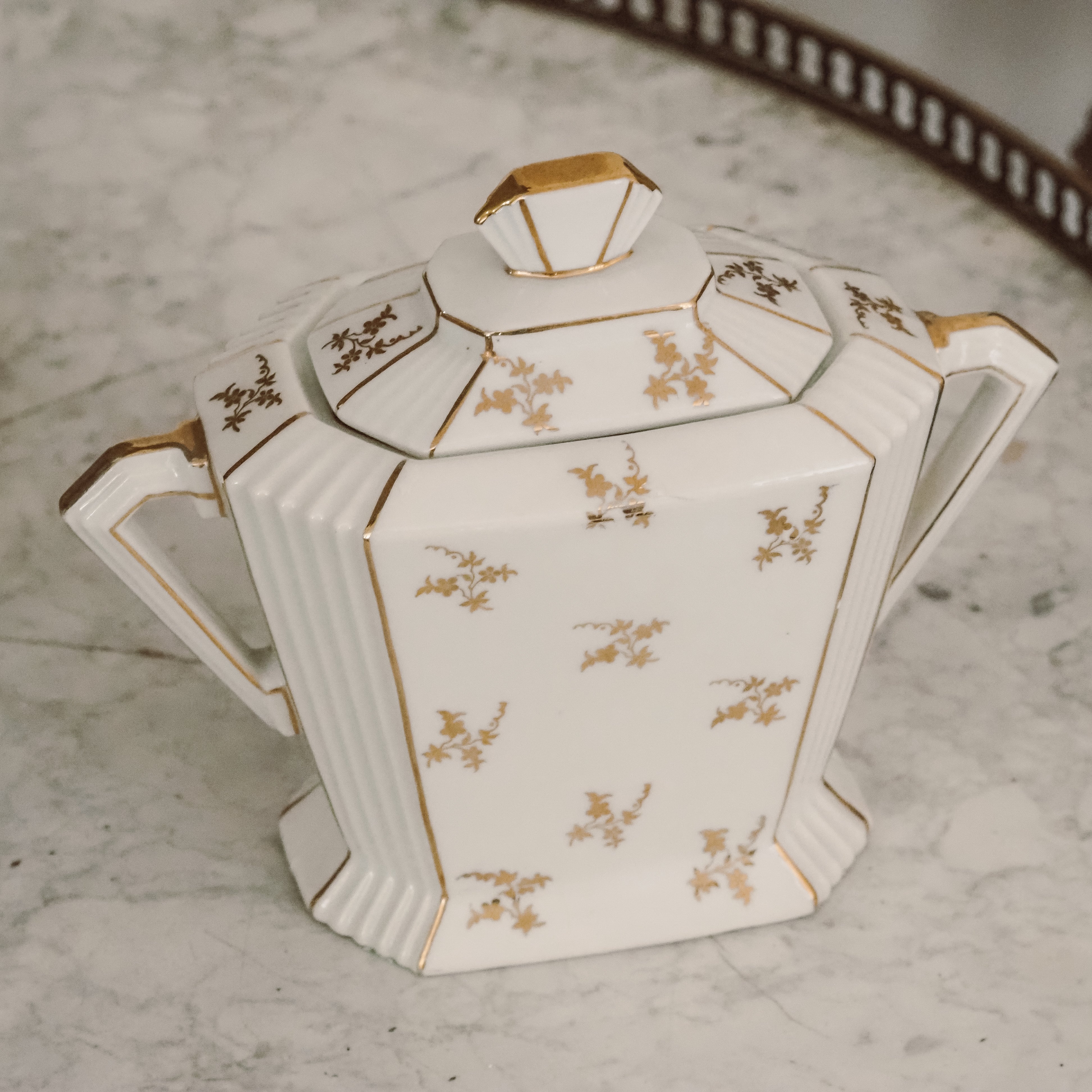 Zuckerdose Limoges · Art-Déco-Porzellan mit Goldstaffage, um 1930