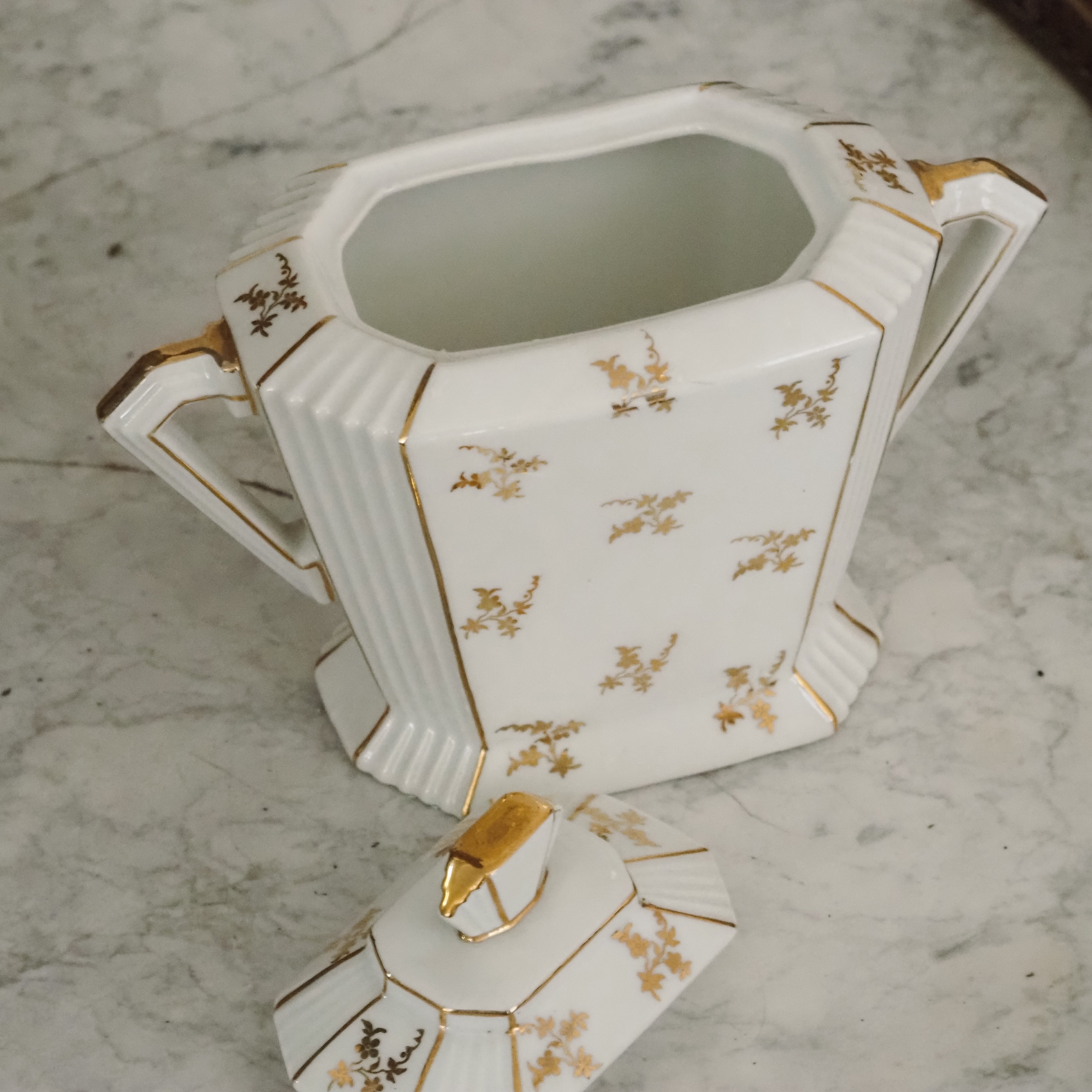 Zuckerdose Limoges · Art-Déco-Porzellan mit Goldstaffage, um 1930