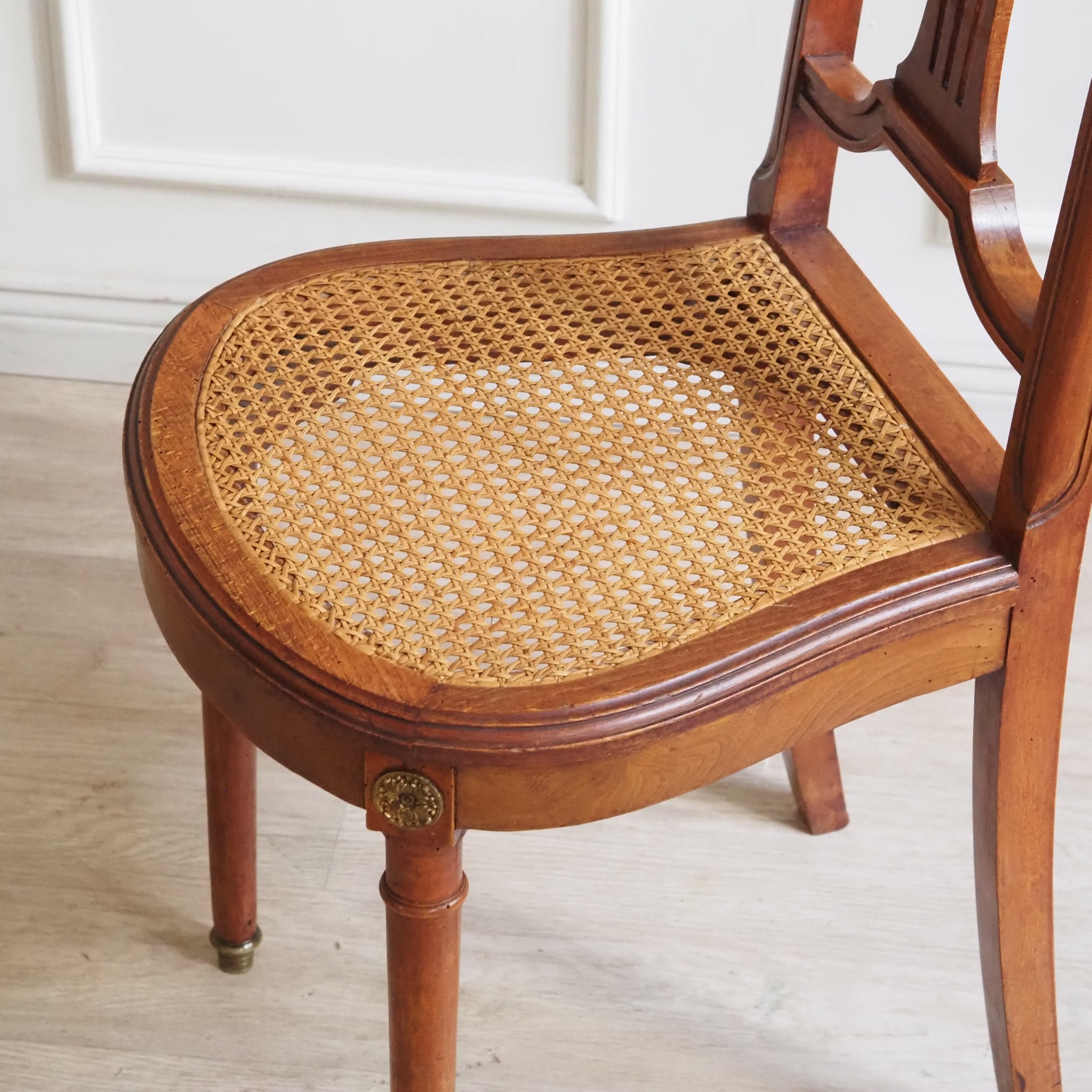 Antiker Esszimmer Stuhl im Louis Seize Stil, französischer Geflechtstuhl