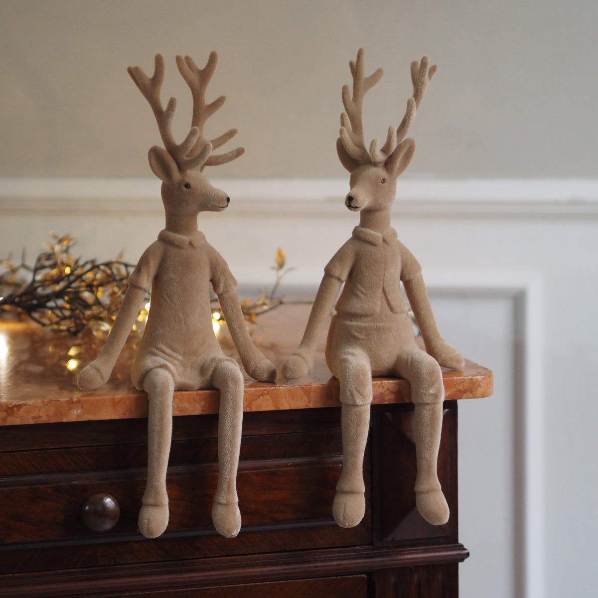 Kantenhocker Hirschpaar Ingwer · Weihnachtsfiguren Samtoptik