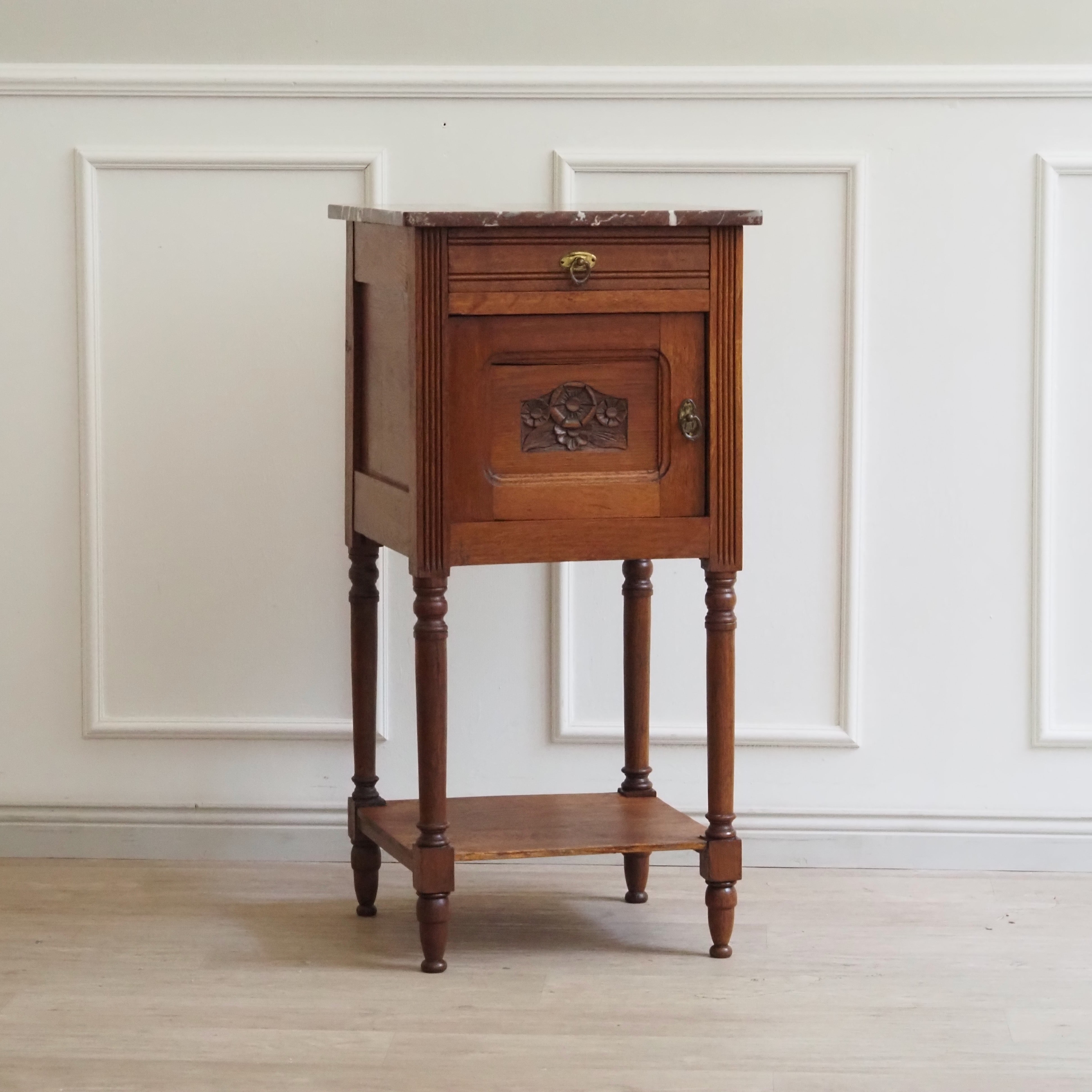 Nachttisch Eiche Marmorplatte antik um 1920 Louis-XVI-Stil