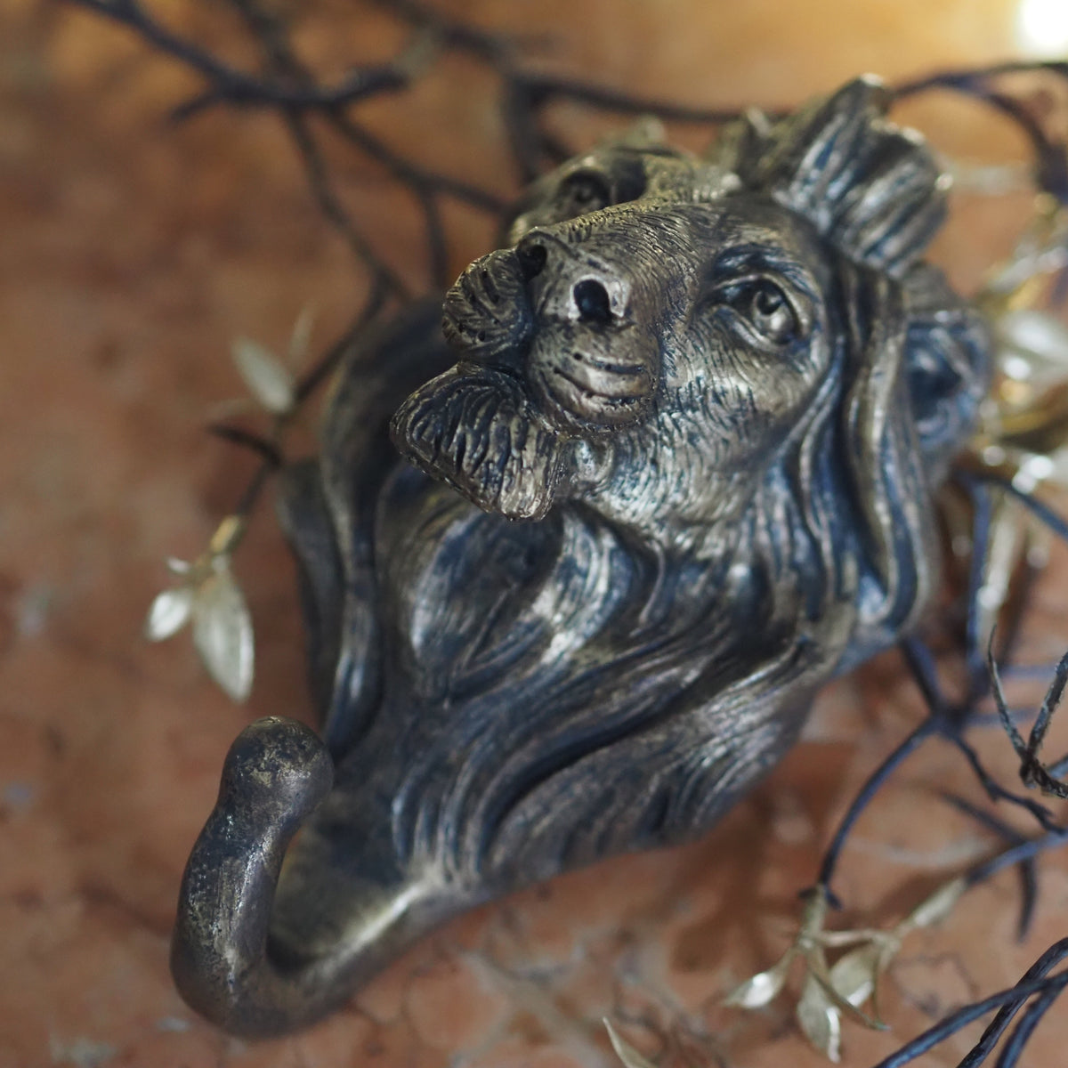 Wandhaken Löwenkopf Altgoldoptik · Historismus Garderobe