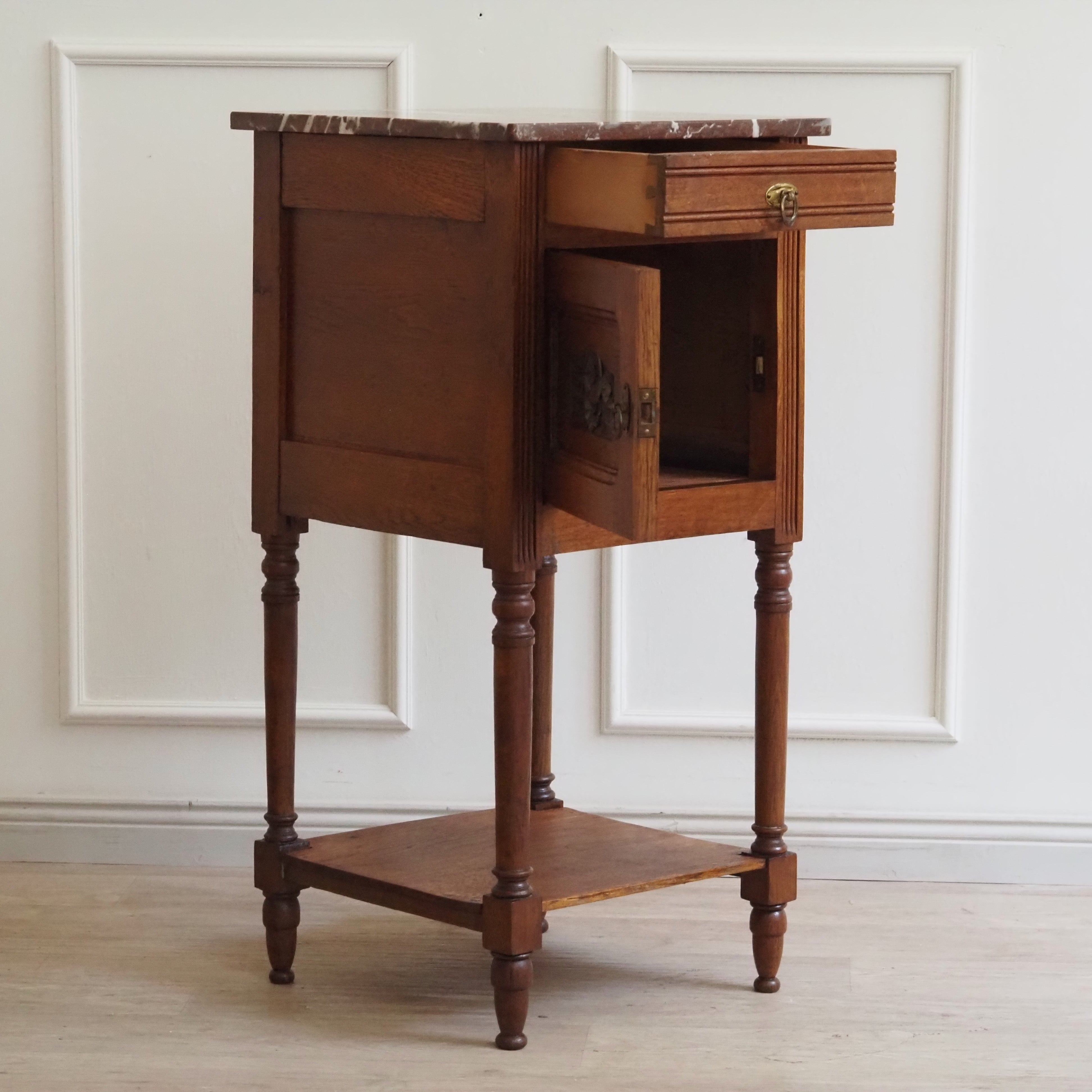 Nachttisch Eiche Marmorplatte antik um 1920 Louis-XVI-Stil