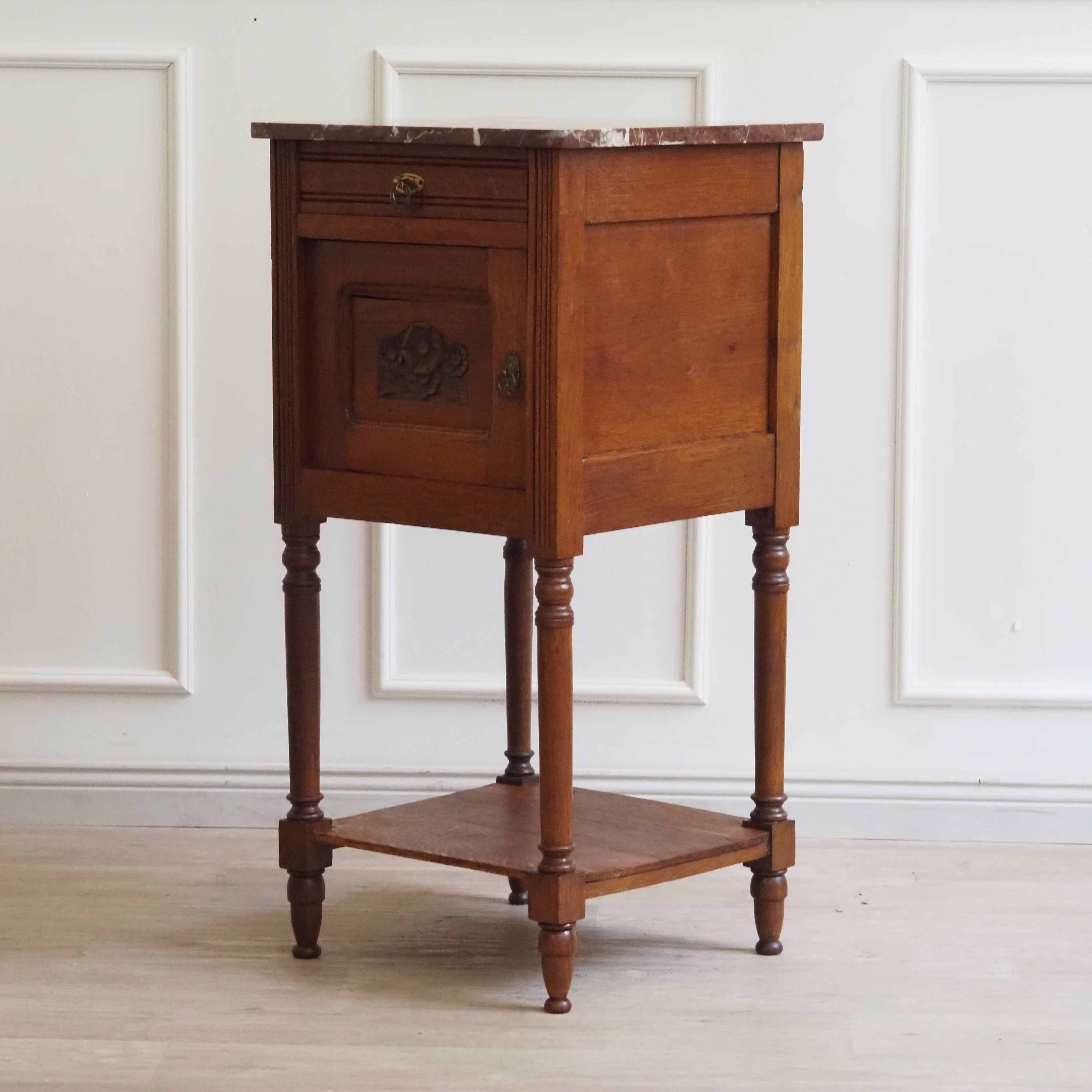 Nachttisch Eiche Marmorplatte antik um 1920 Louis-XVI-Stil