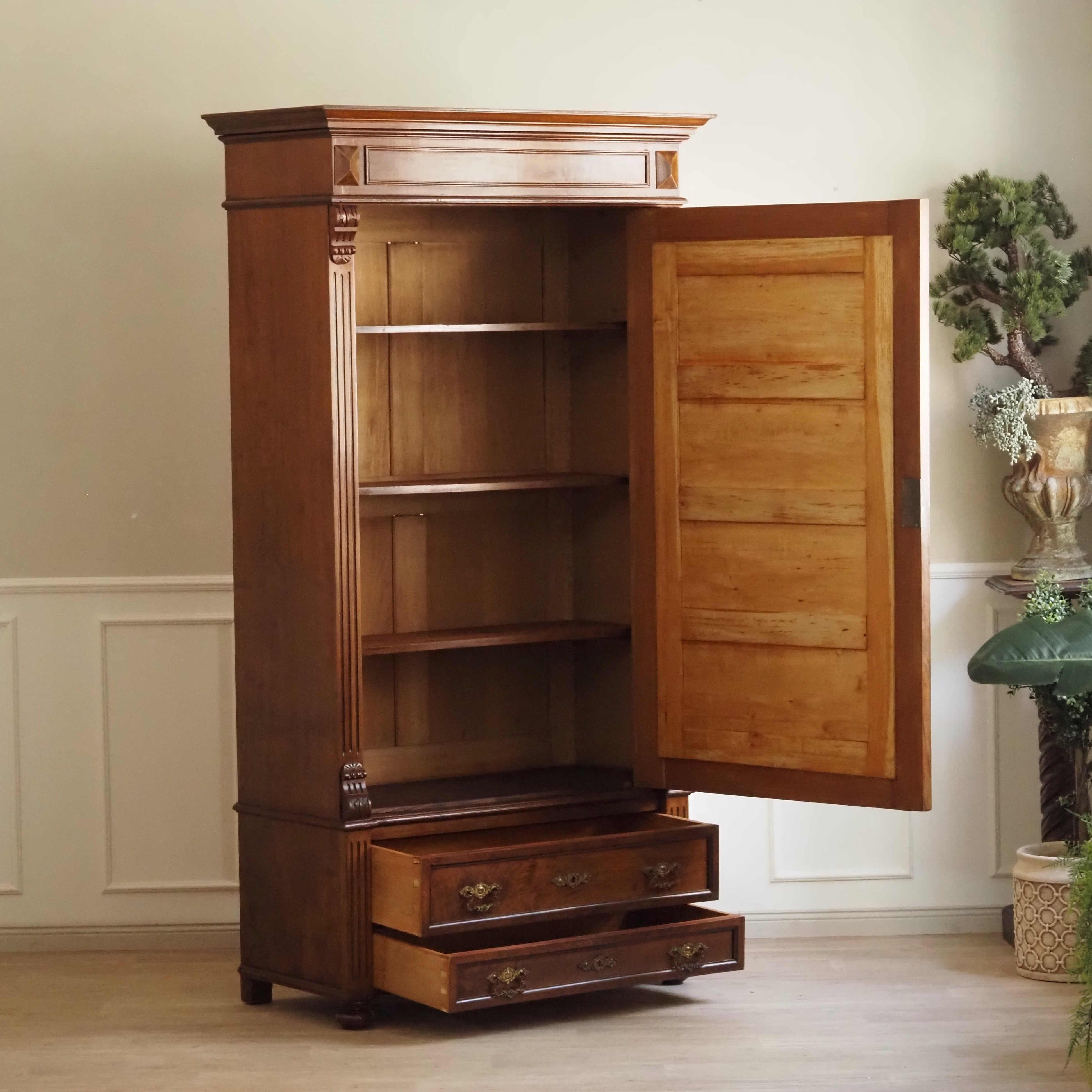 Spiegelschrank Nussbaum Gründerzeit um 1880