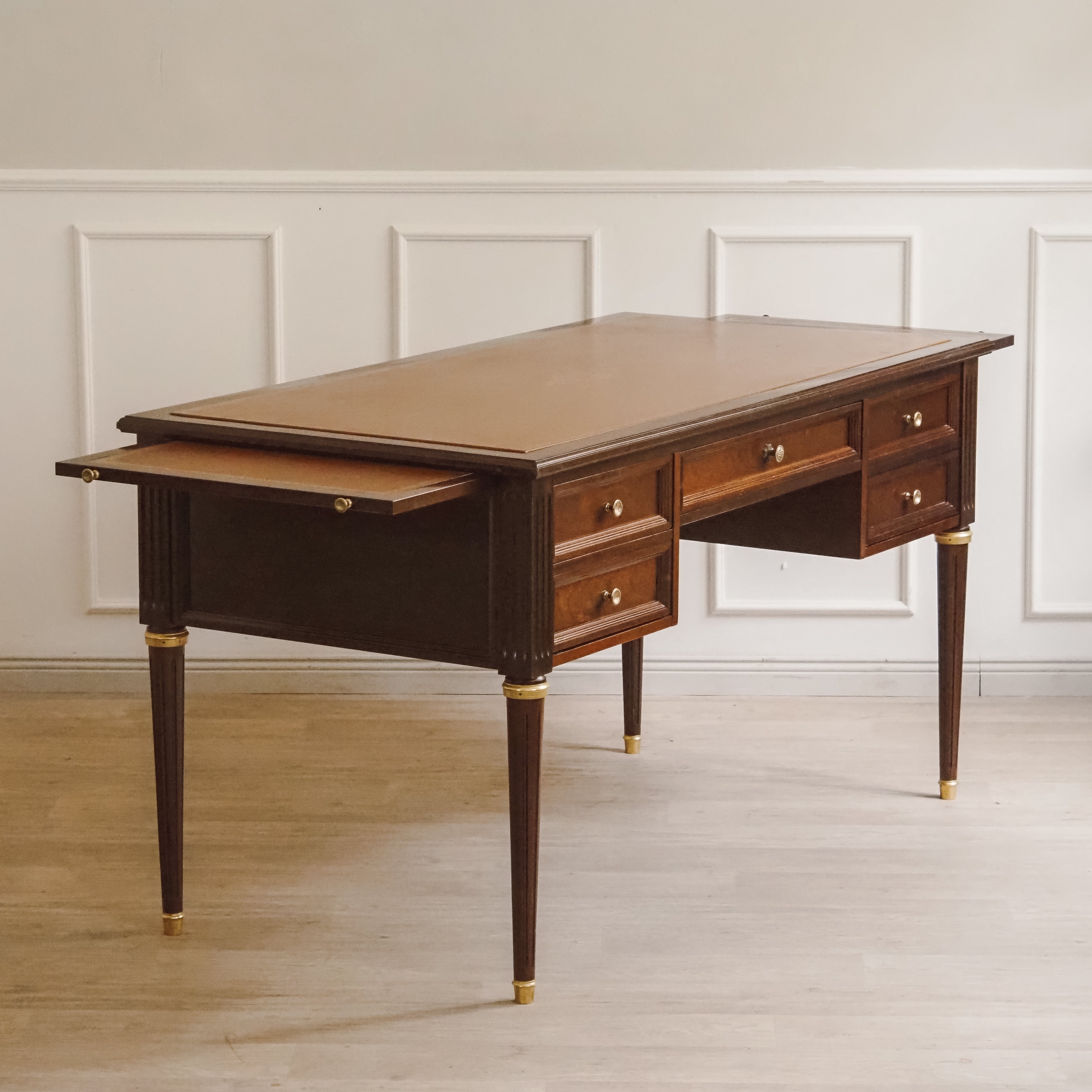 Schreibtisch Louis XVI Stil Mahagoni Lederauflage ausziehbar Bureau