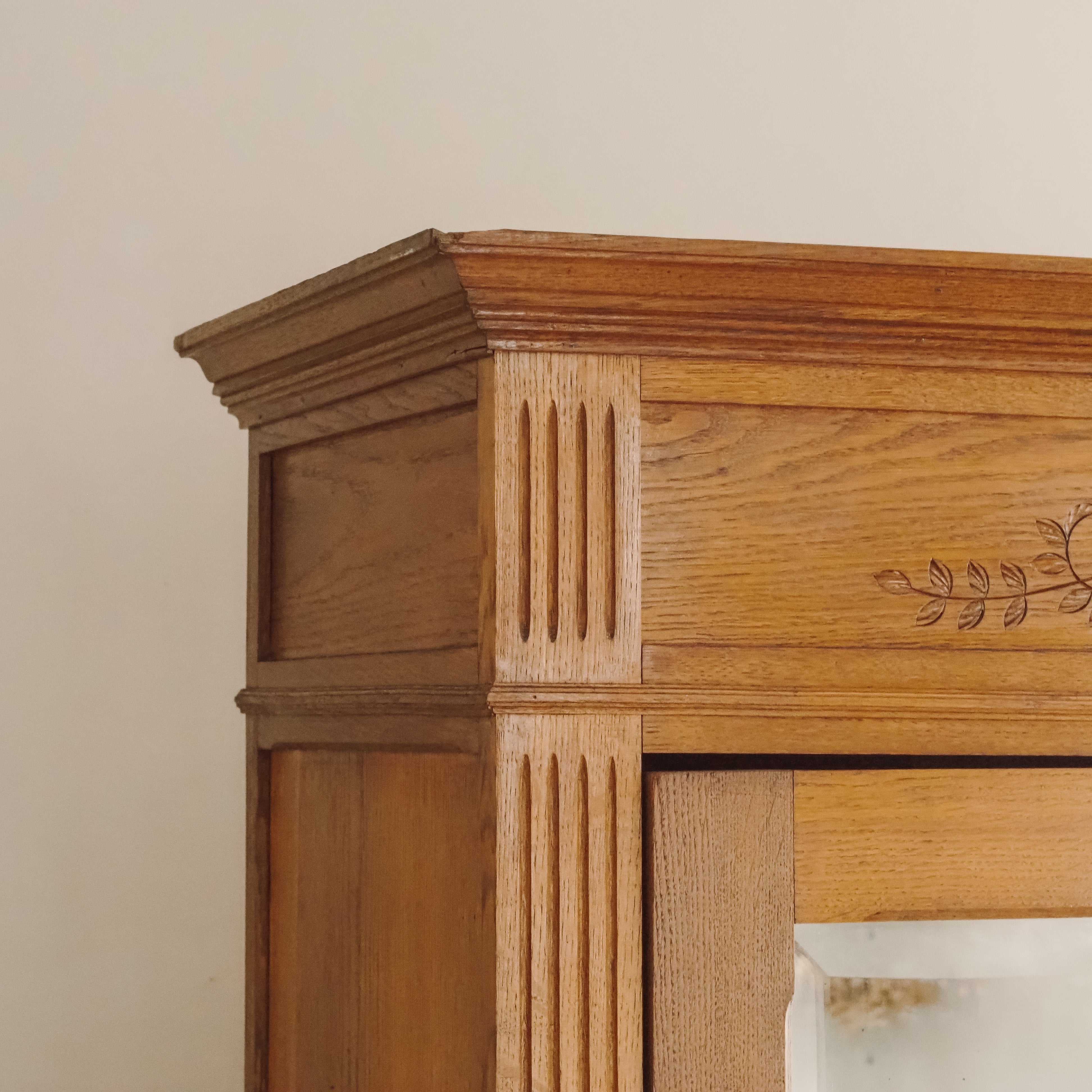 Antiker Spiegelschrank Eiche Louis XVI um 1900