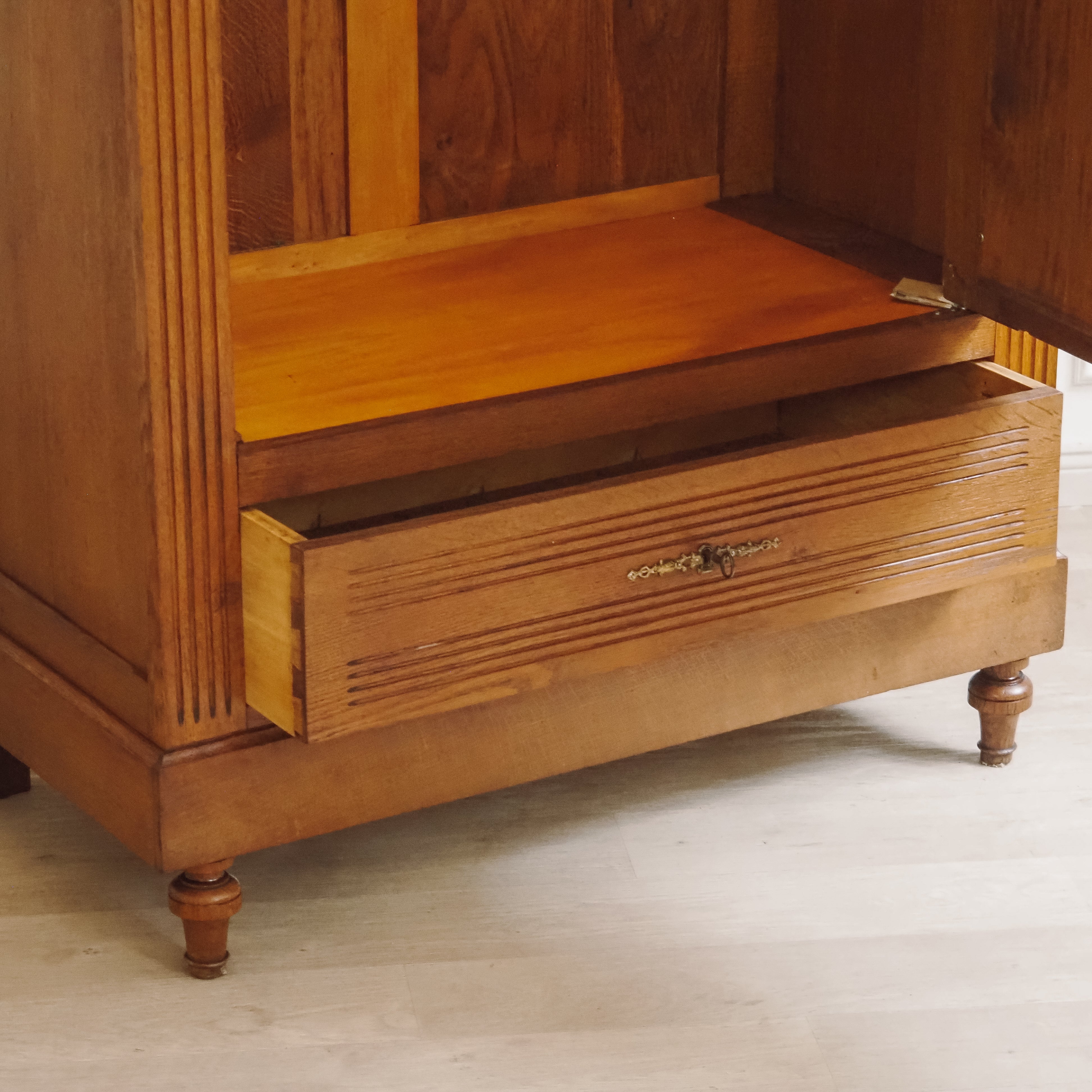 Antiker Spiegelschrank Eiche Louis XVI um 1900
