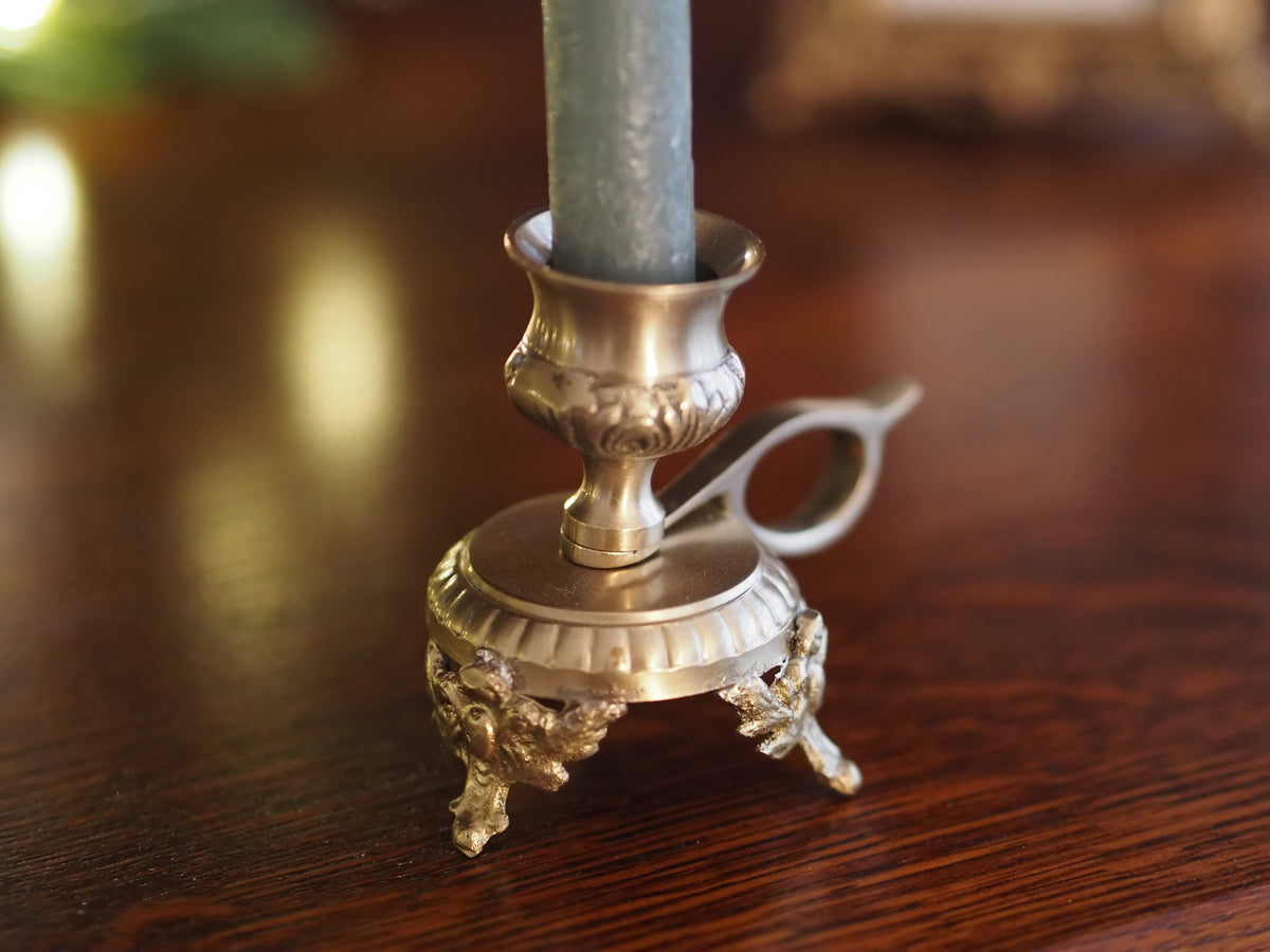 Kammerleuchter Goldfarben · Ringgriff, Rosenrelief, Zierfüße