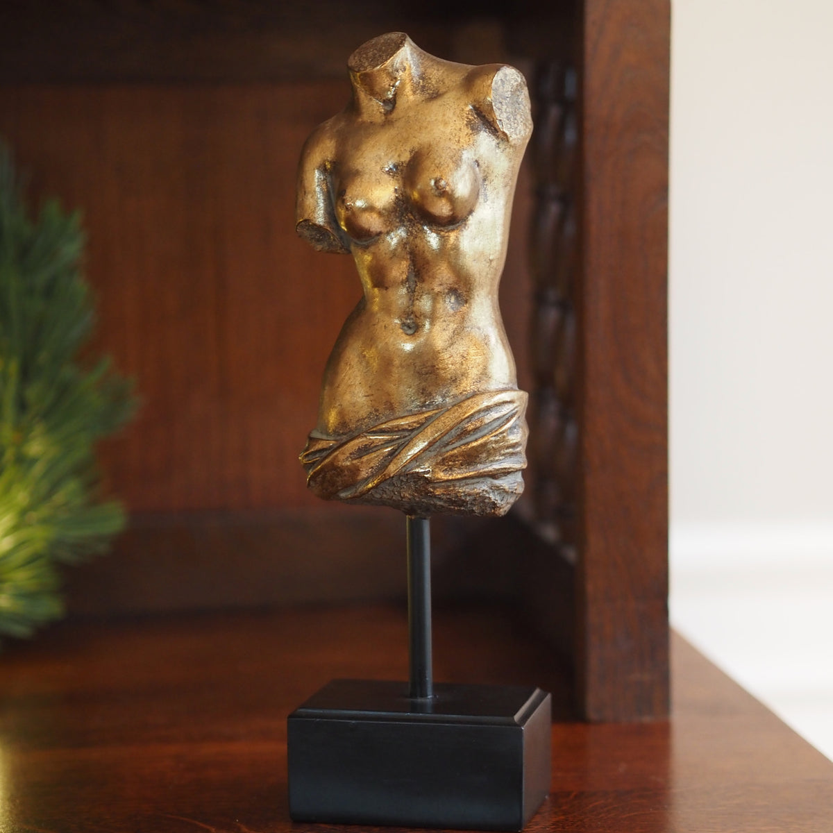 Frauentorso Skulptur Goldoptik · Antike Venus auf Sockel