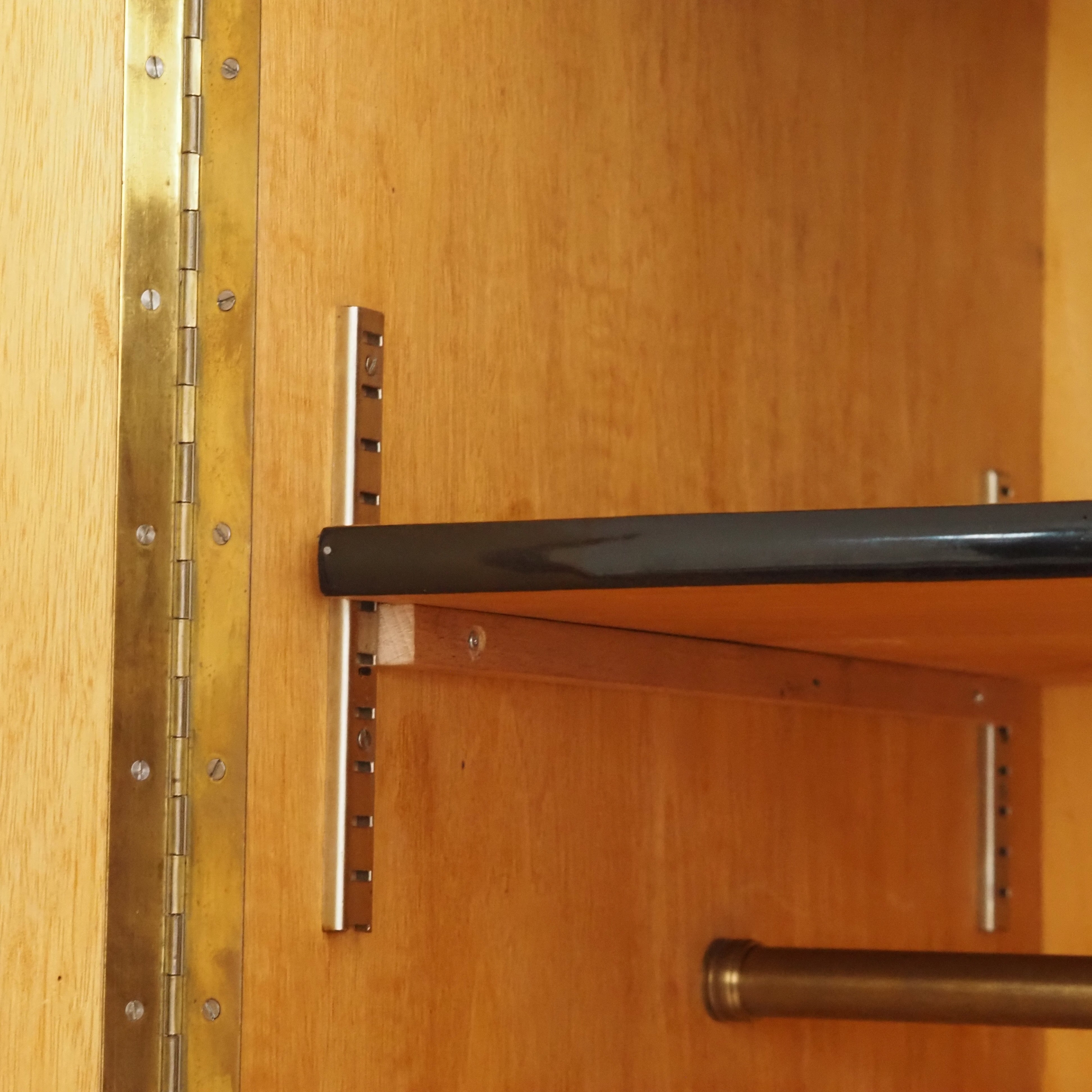 Midcentury Kleiderschrank aus Limbaholz um 1960
