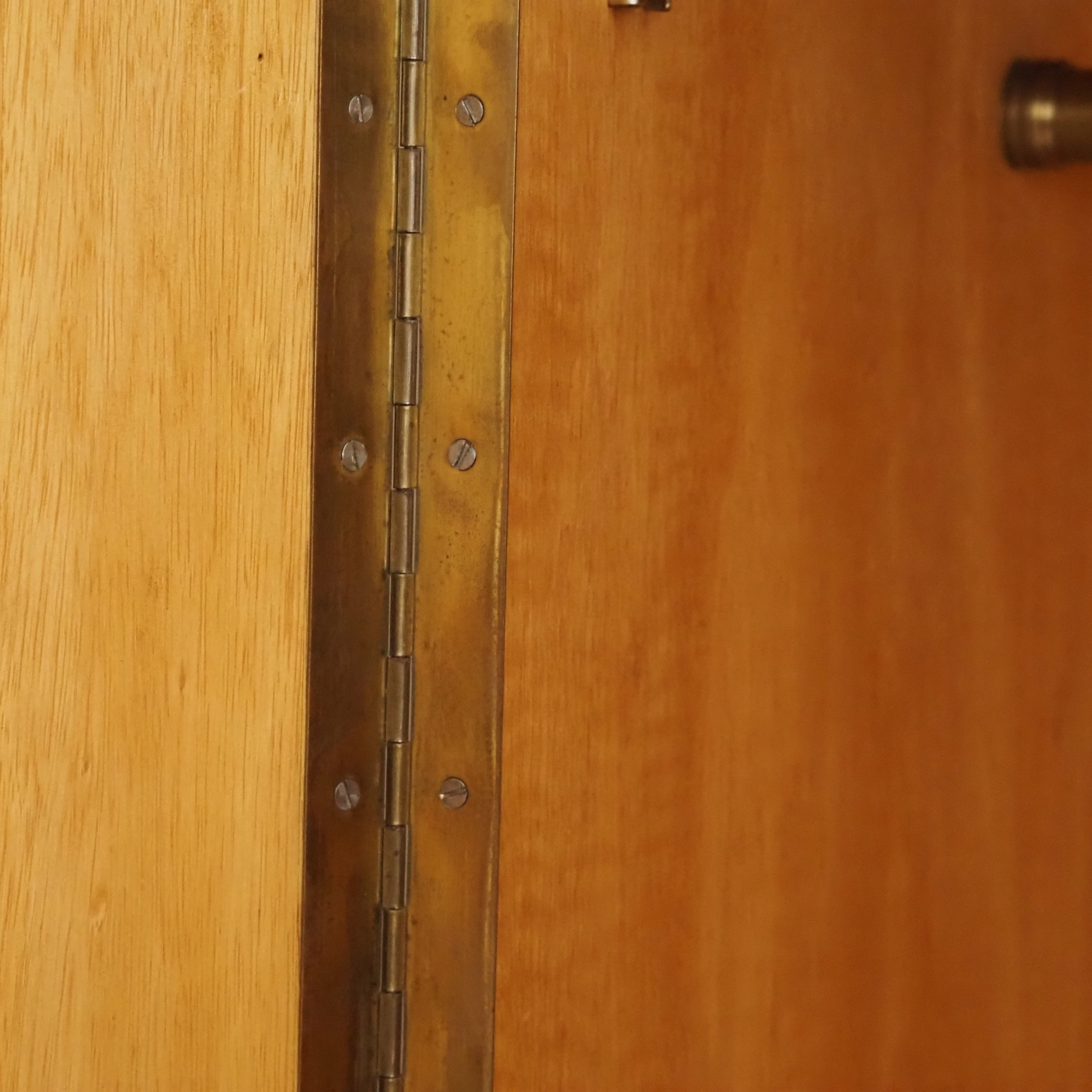 Midcentury Kleiderschrank aus Limbaholz um 1960