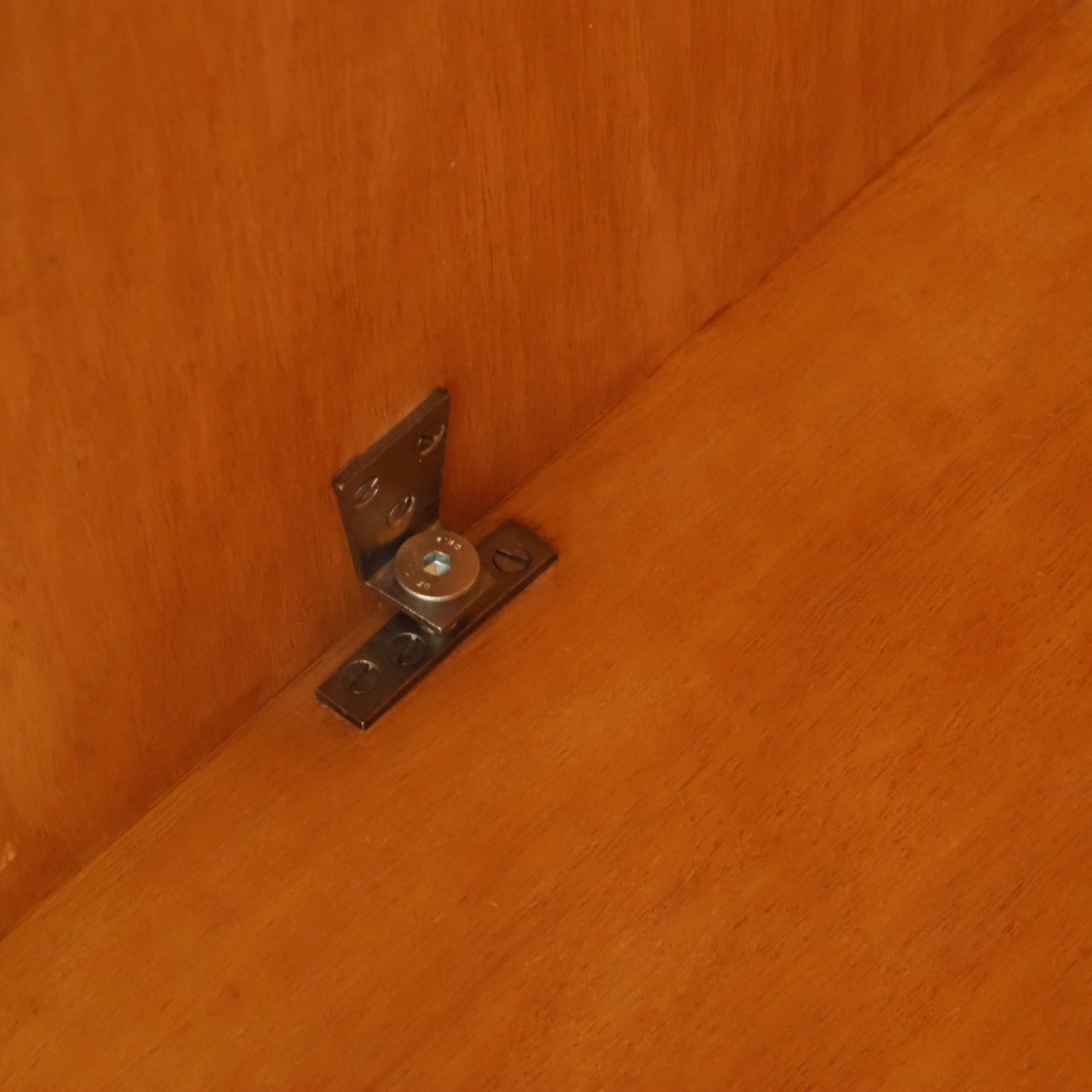 Midcentury Kleiderschrank aus Limbaholz um 1960