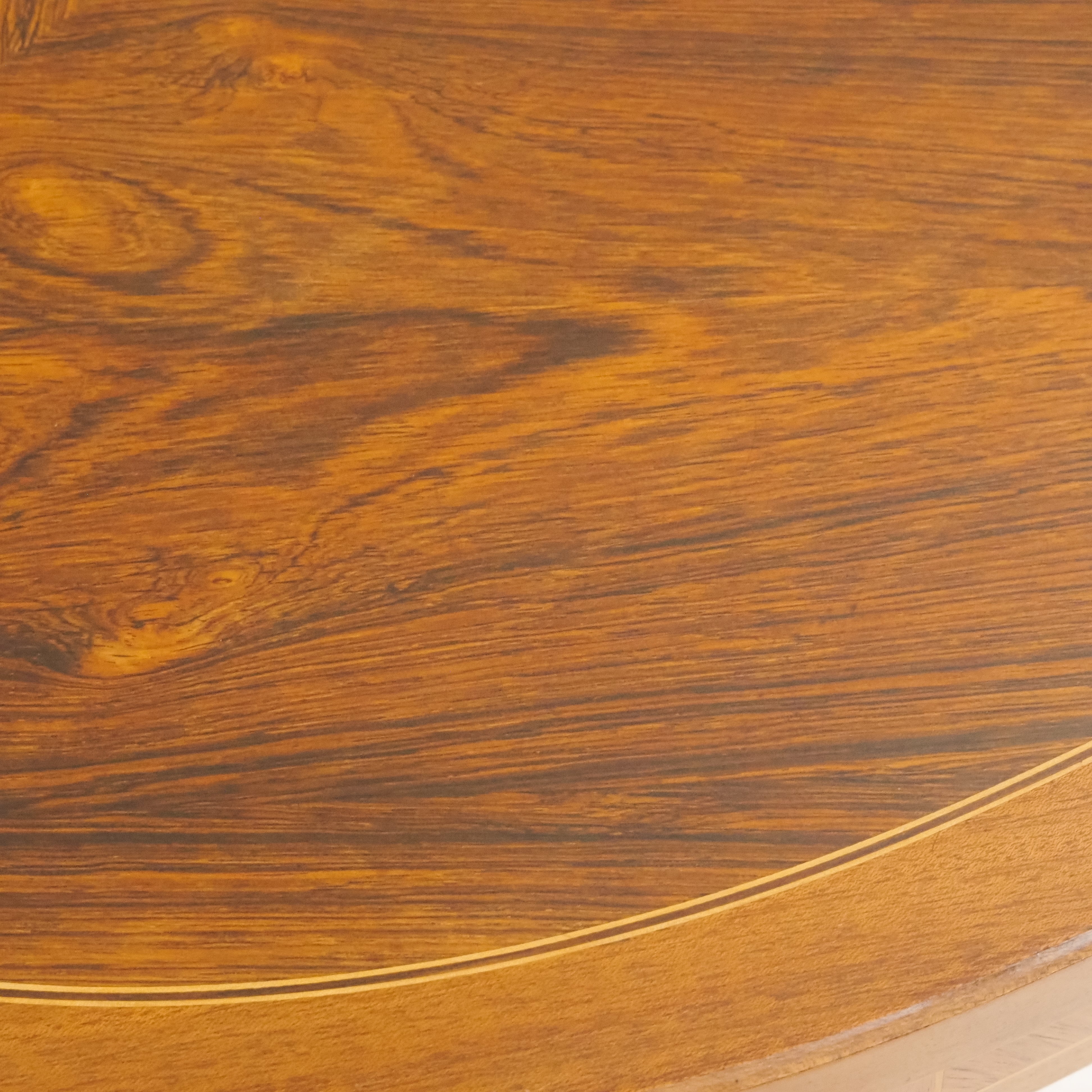 Esstisch Louis-XVI-Stil oval mit Intarsien