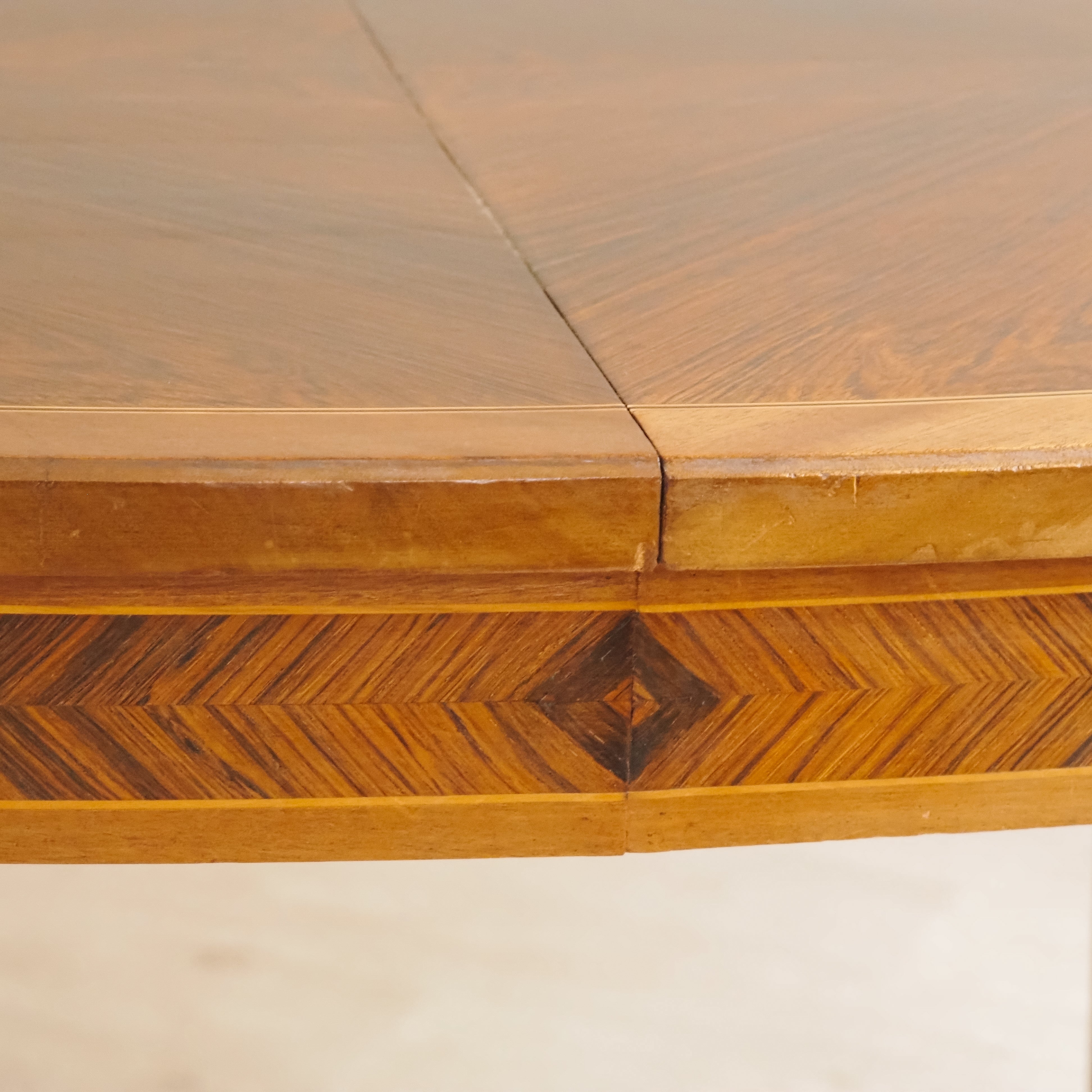 Esstisch Louis-XVI-Stil oval mit Intarsien