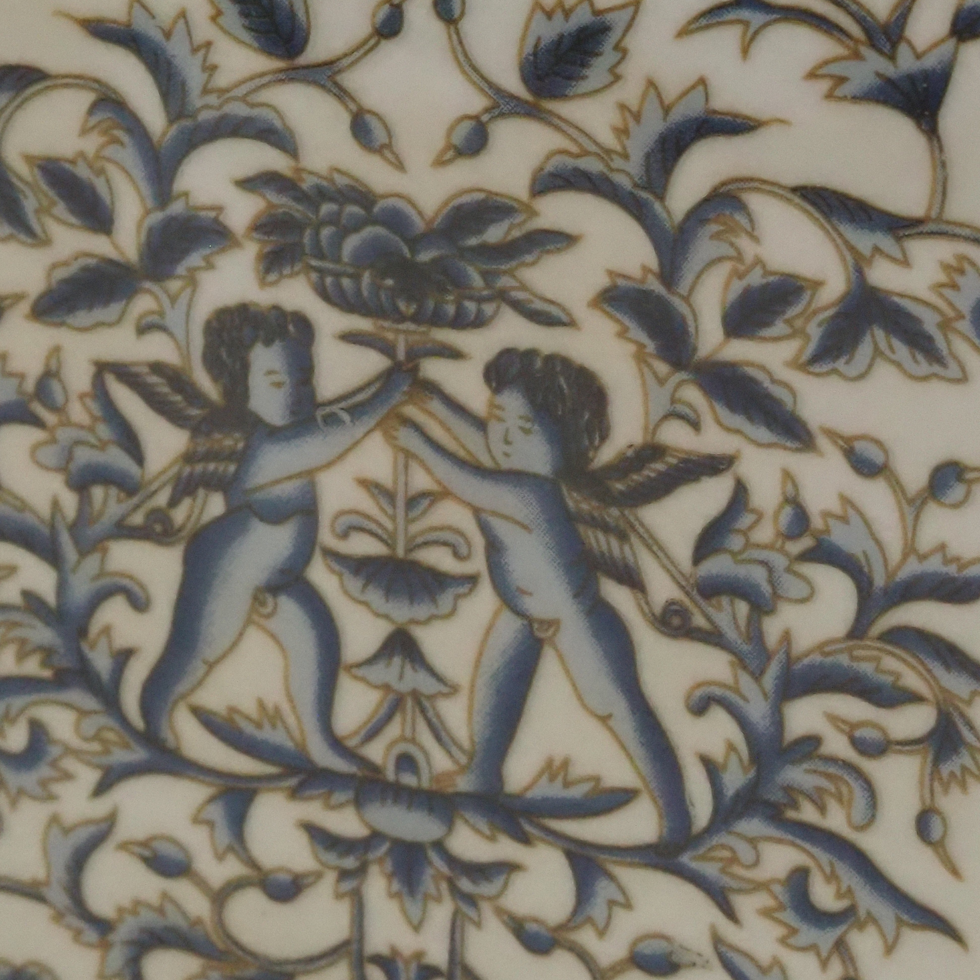 Porzellan Schachtel · historisierendes Dekor mit Engelmotiv in Blau