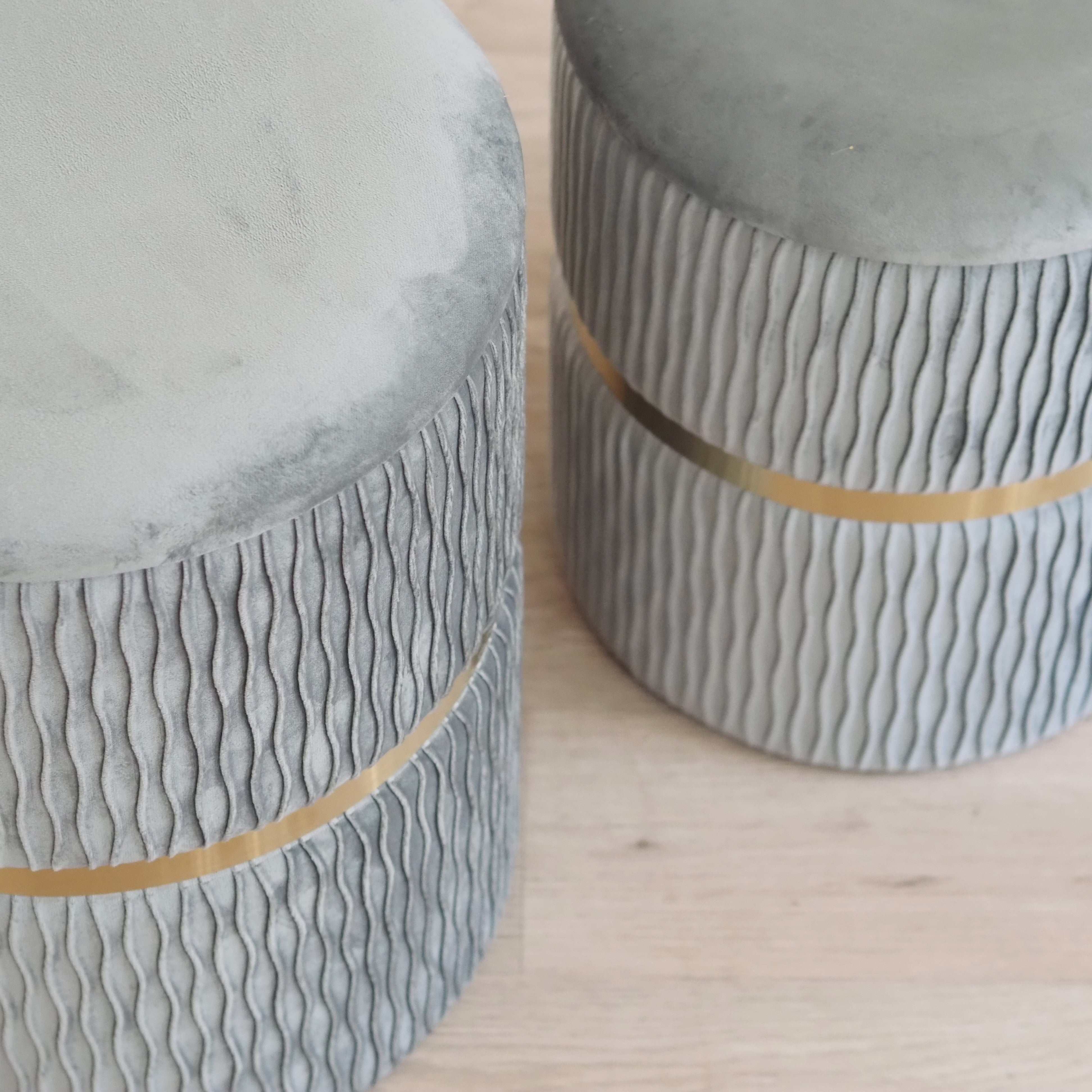 Hocker-Pouf 2er-Set · Samt mit Stauraum und Deckel in Grau-Gold