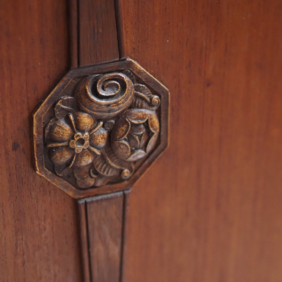 Art Deco Kredenz Eiche um 1925 mit Vitrinenaufsatz