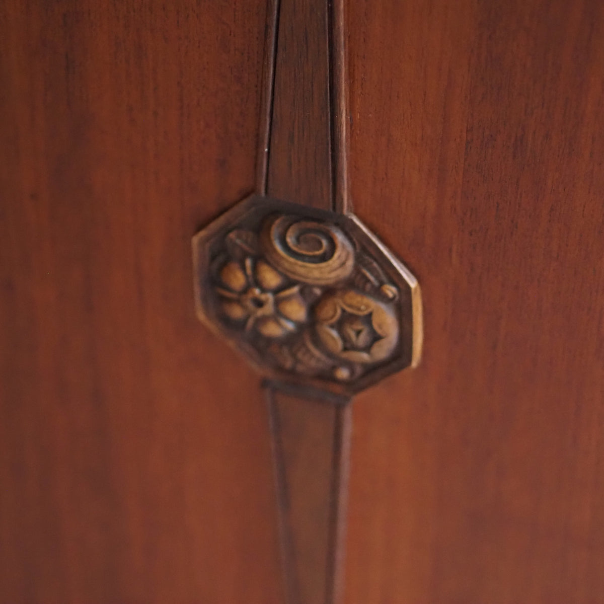 Art Deco Kredenz Eiche um 1925 mit Vitrinenaufsatz