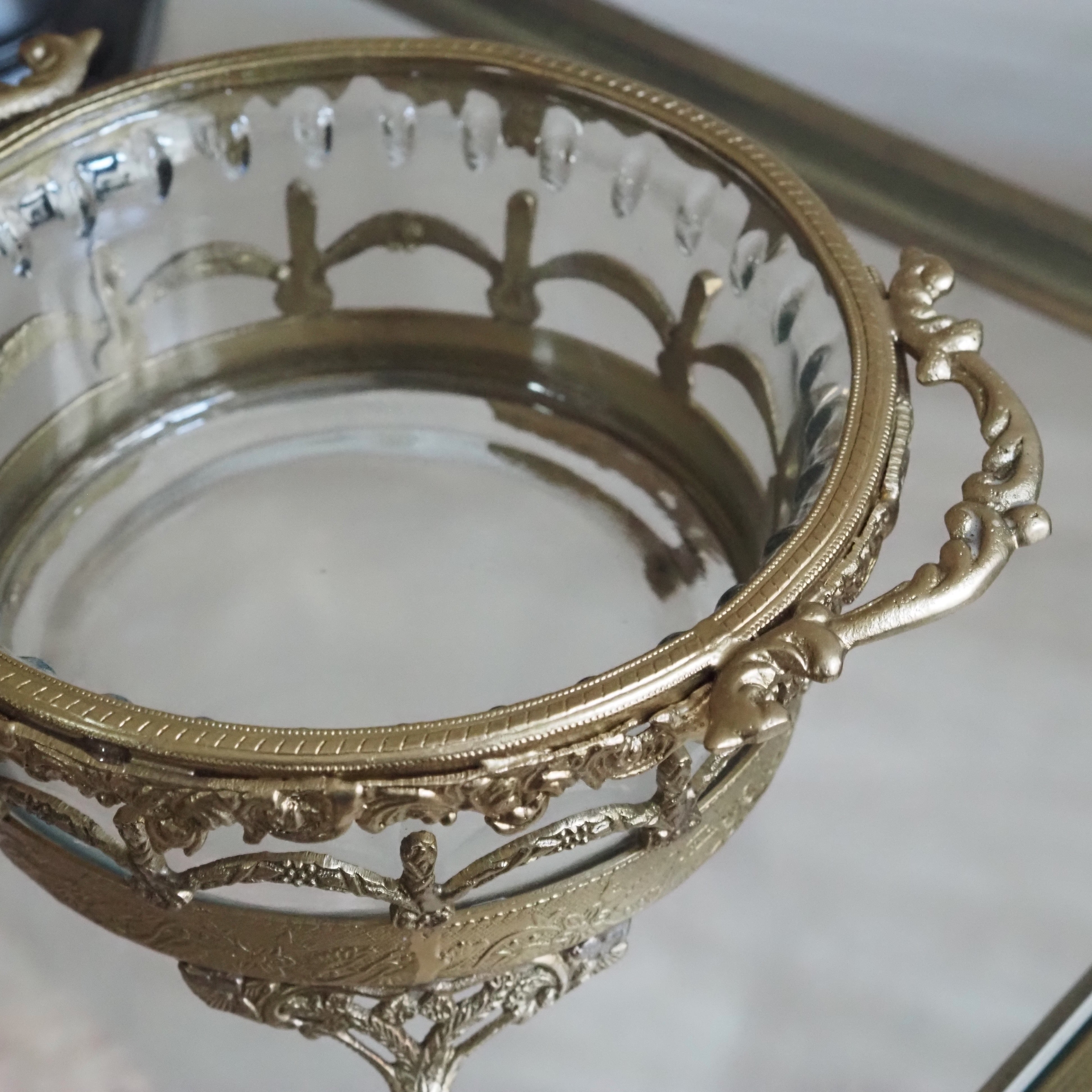 Dekoschale Gold · Glasschale mit Metallrahmen im Neobarock