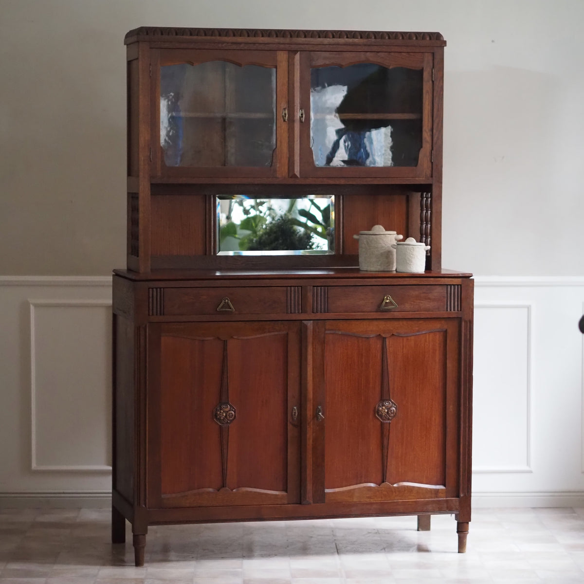 Art Deco Kredenz Eiche um 1925 mit Vitrinenaufsatz