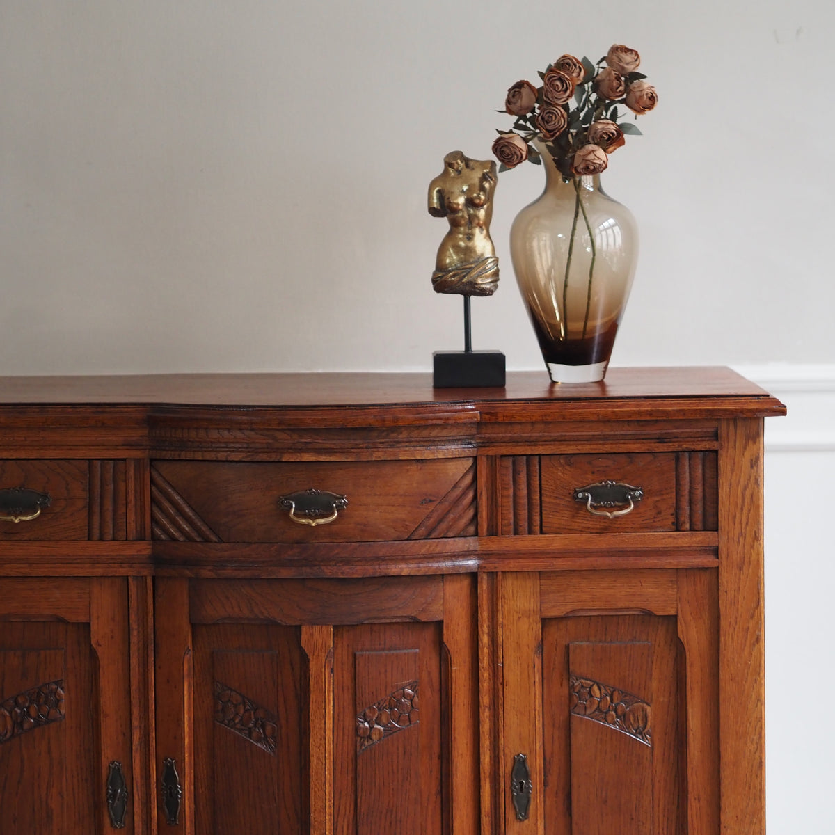 Art-Déco Sideboard Eiche um 1925 mit geschwungener Front