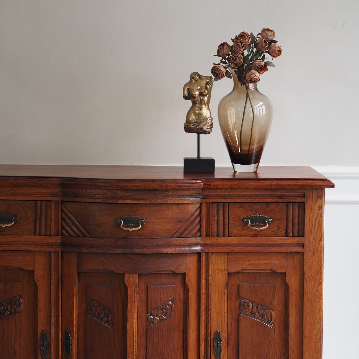 Art-Déco Sideboard Eiche um 1925 mit geschwungener Front