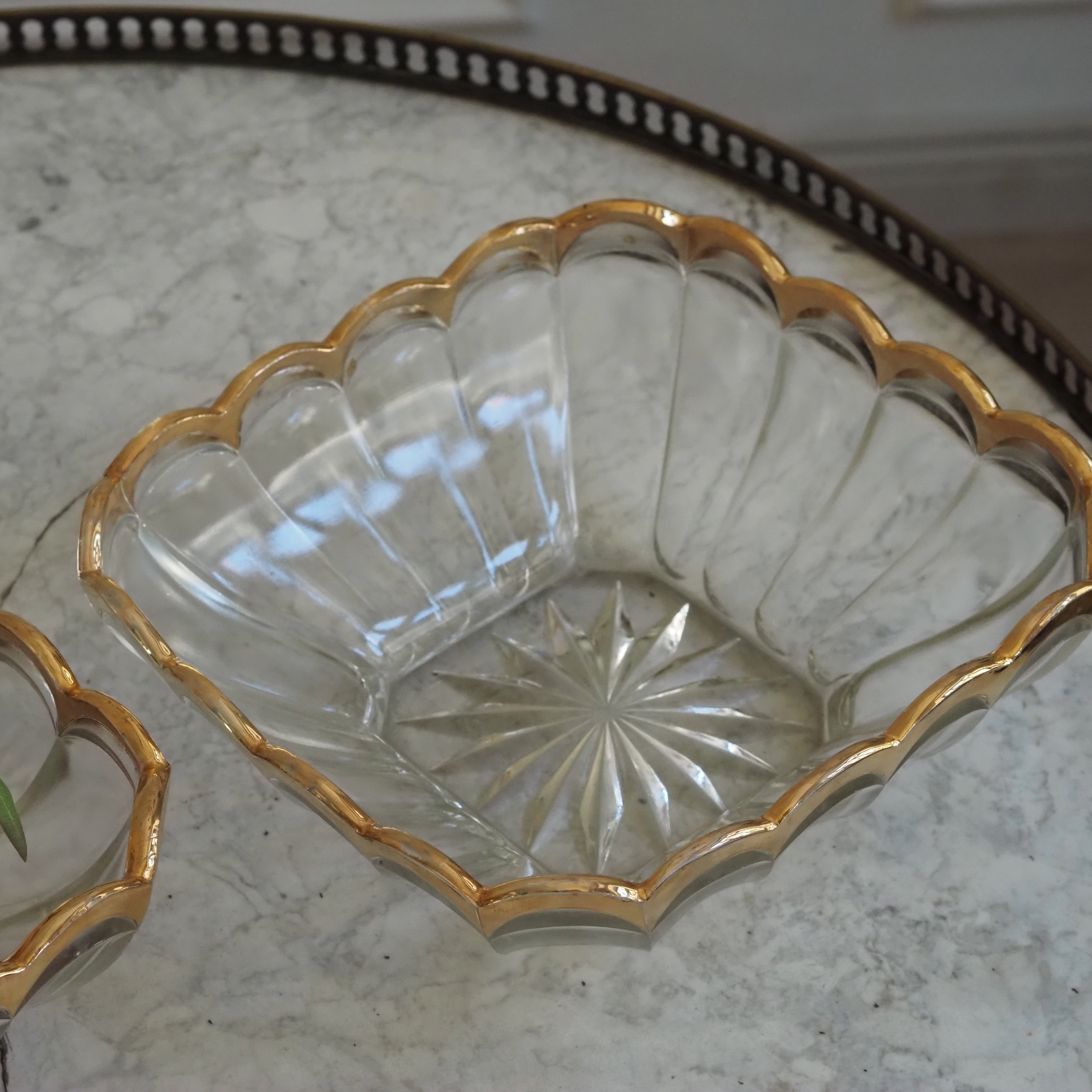Glasschalen Set · goldgerändert · historisierende Formensprache