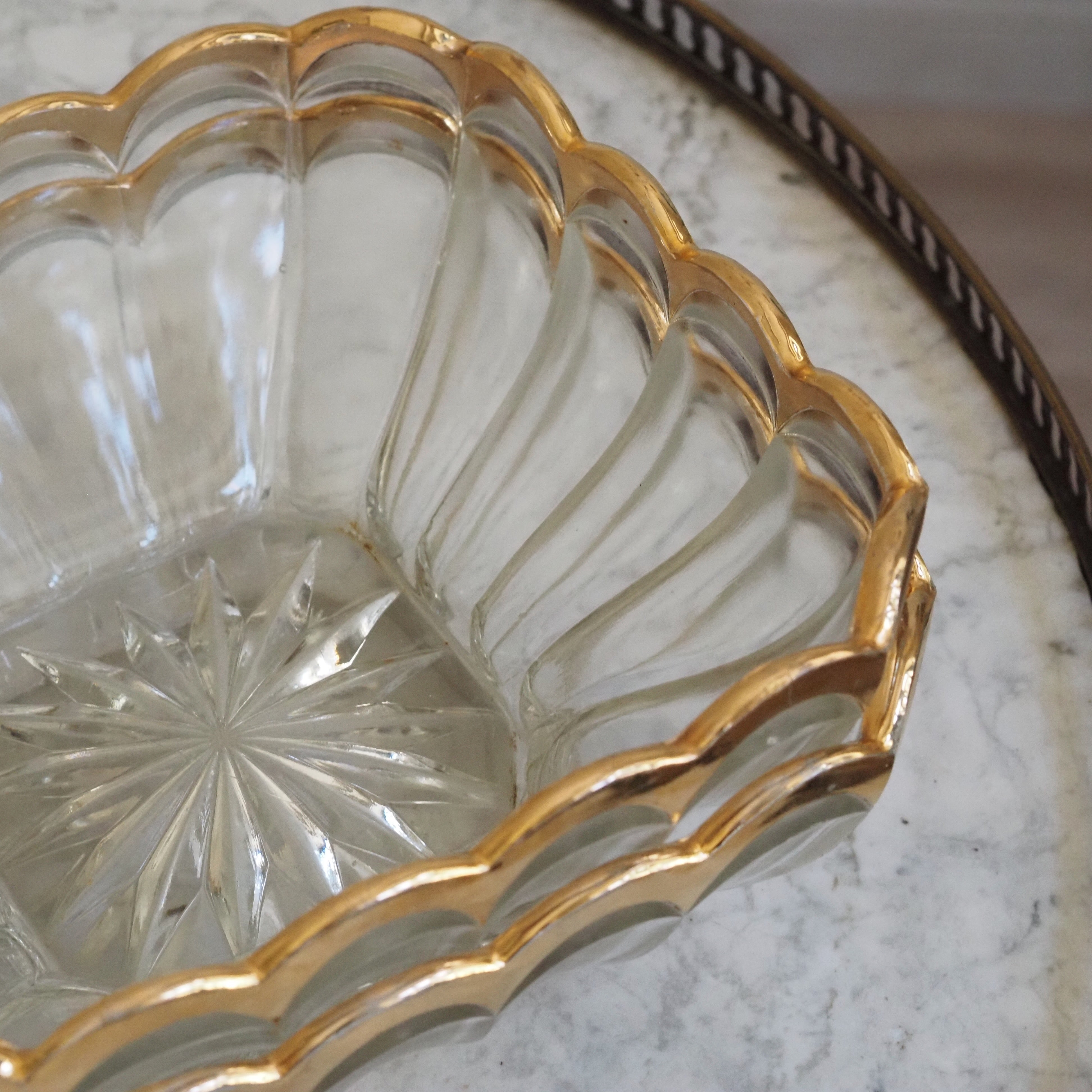 Glasschalen Set · goldgerändert · historisierende Formensprache