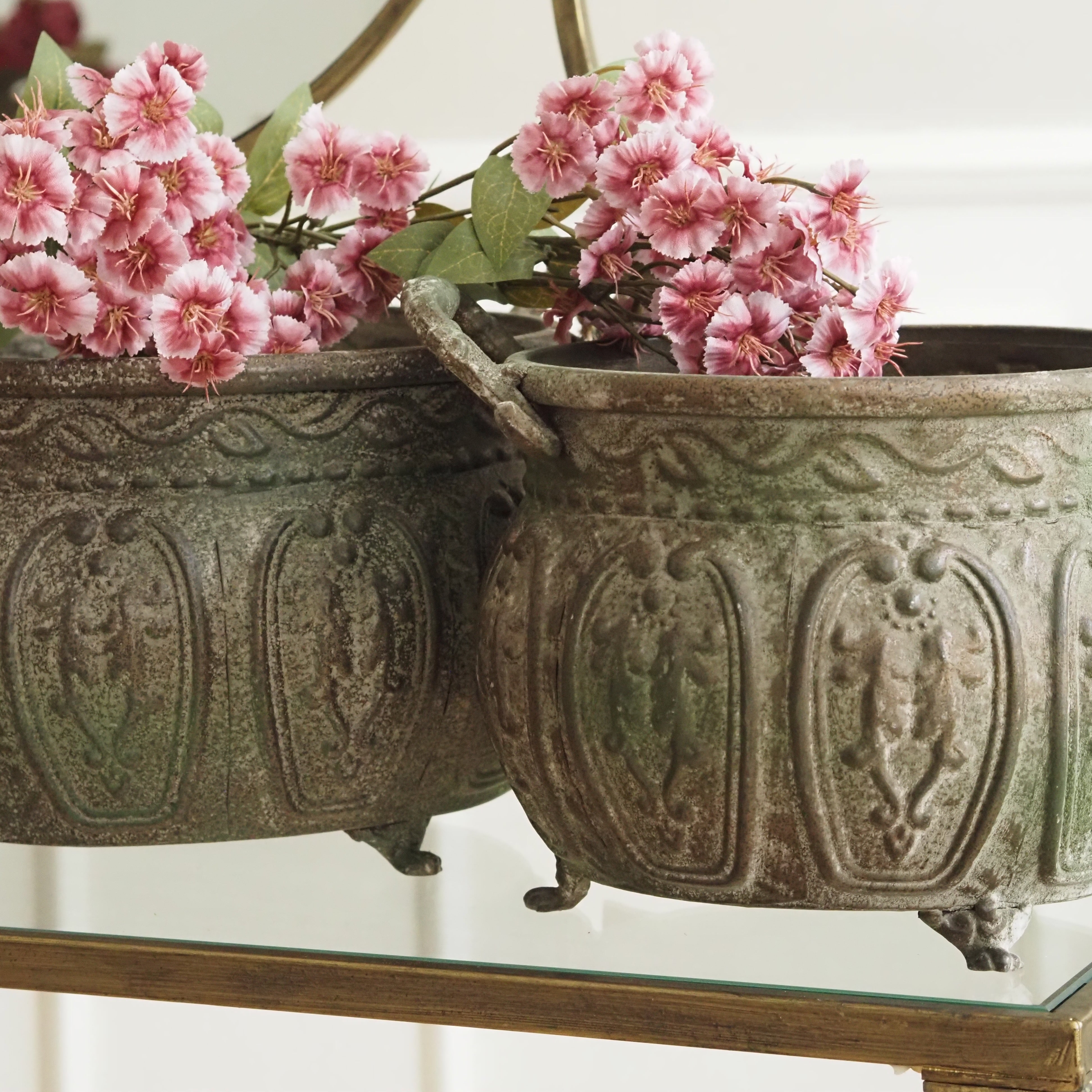 Blumentopf 2er Set aus Metall · historisierende Gartenform mit Patina