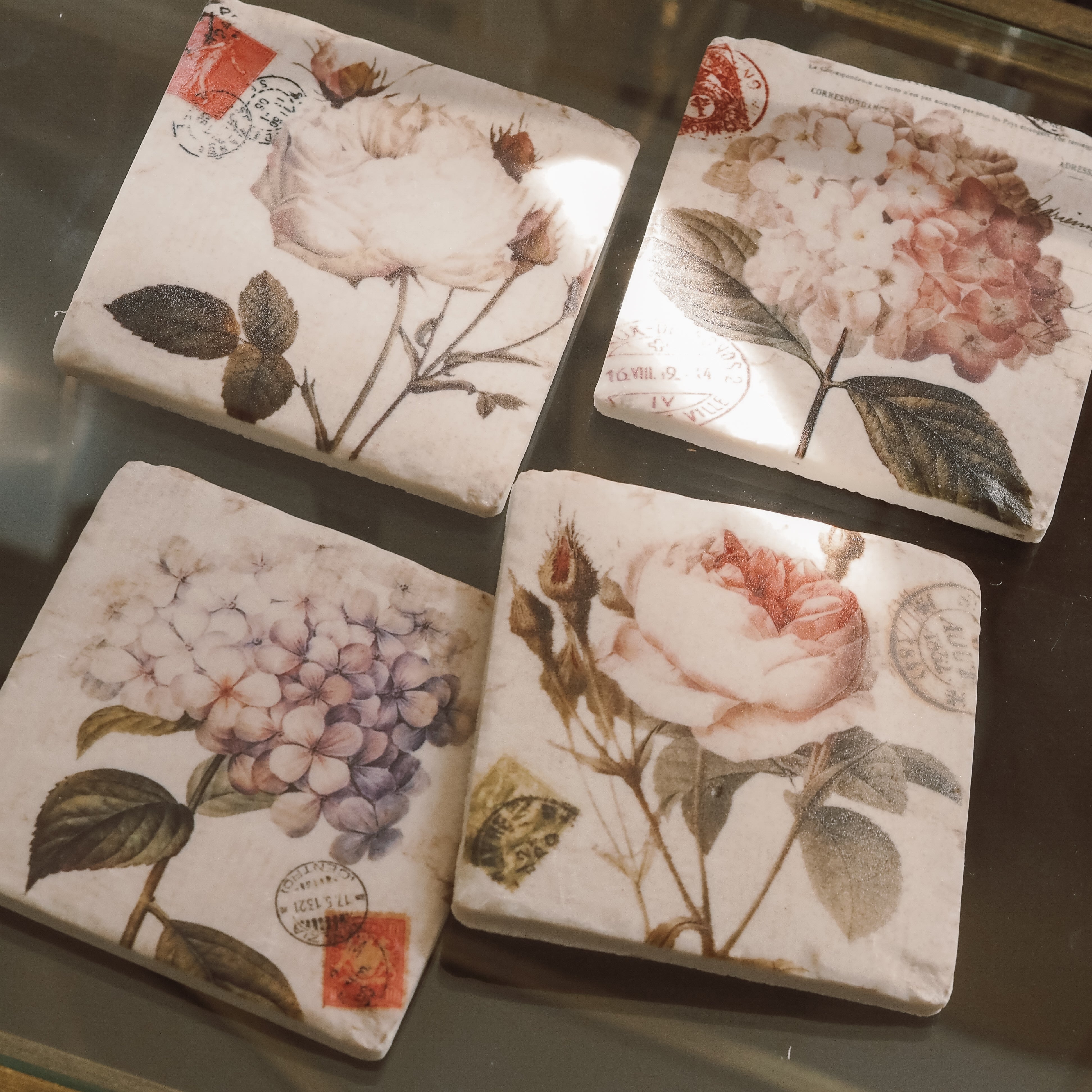 Untersetzer 4er-Set · Naturstein mit Rosen- und Hortensienmotiv