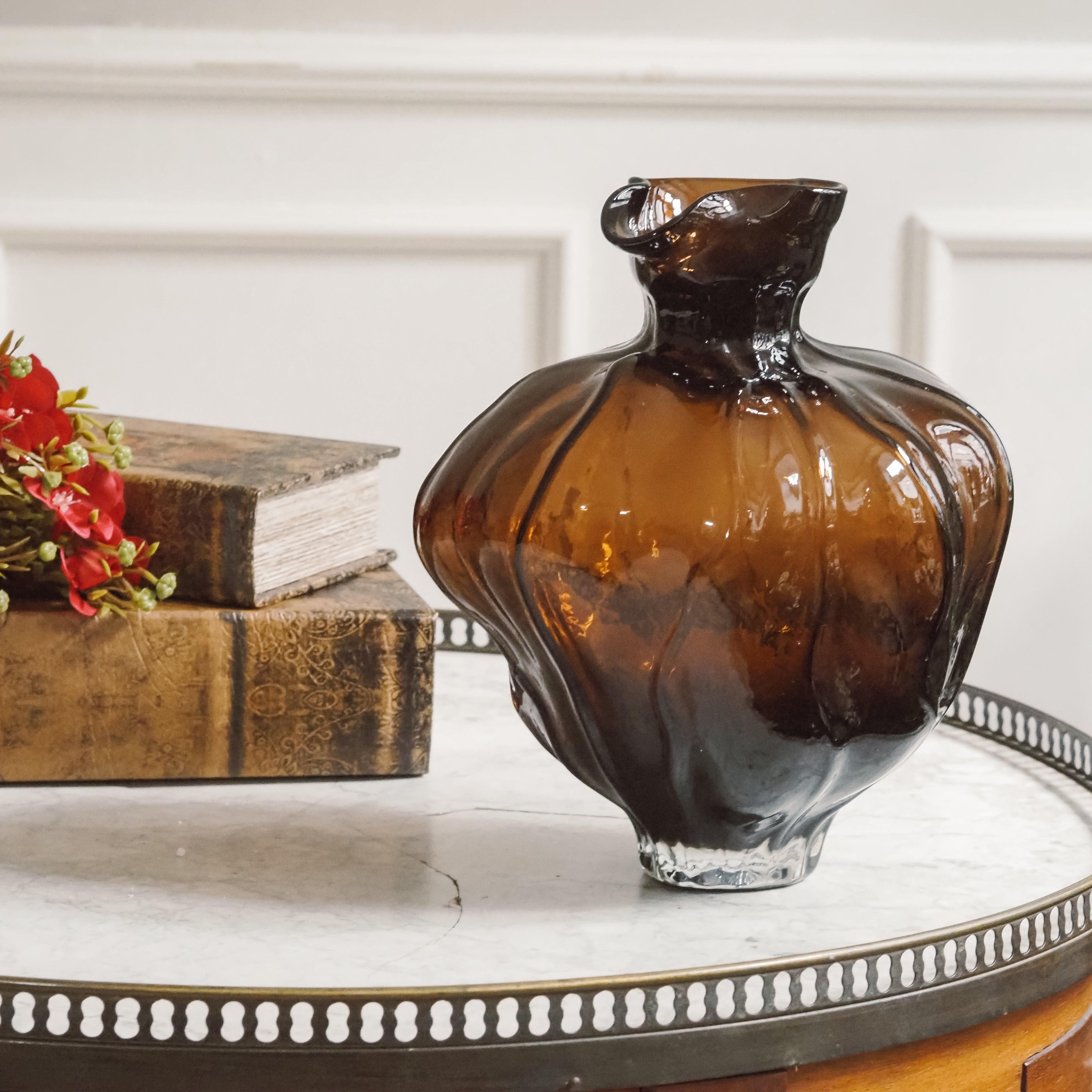 Vase Liv S · Organisch geformtes Glas in Bernstein-Rauch-Optik