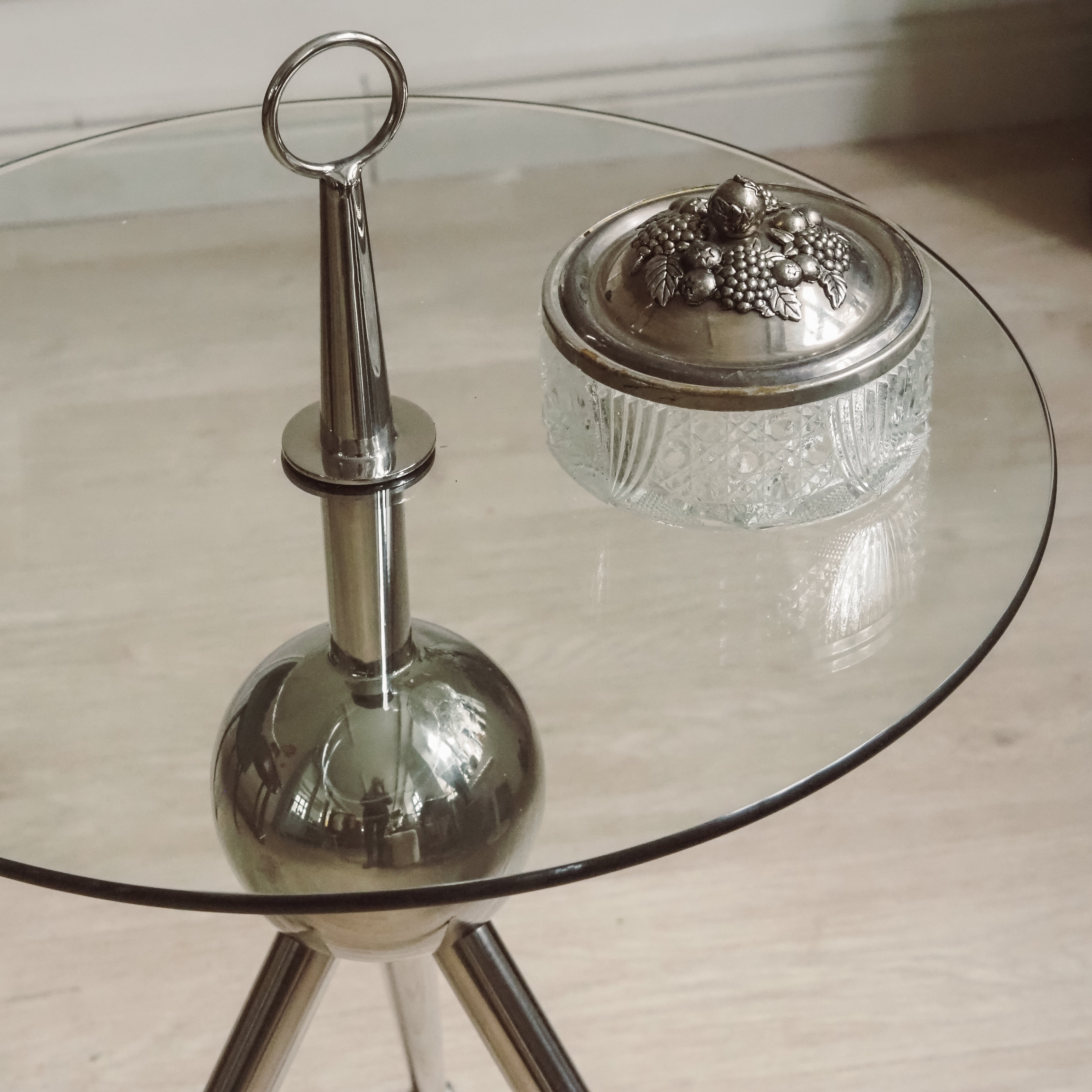 Beistelltisch · Modern / Glasplatte & Chromgestell, Sofatisch