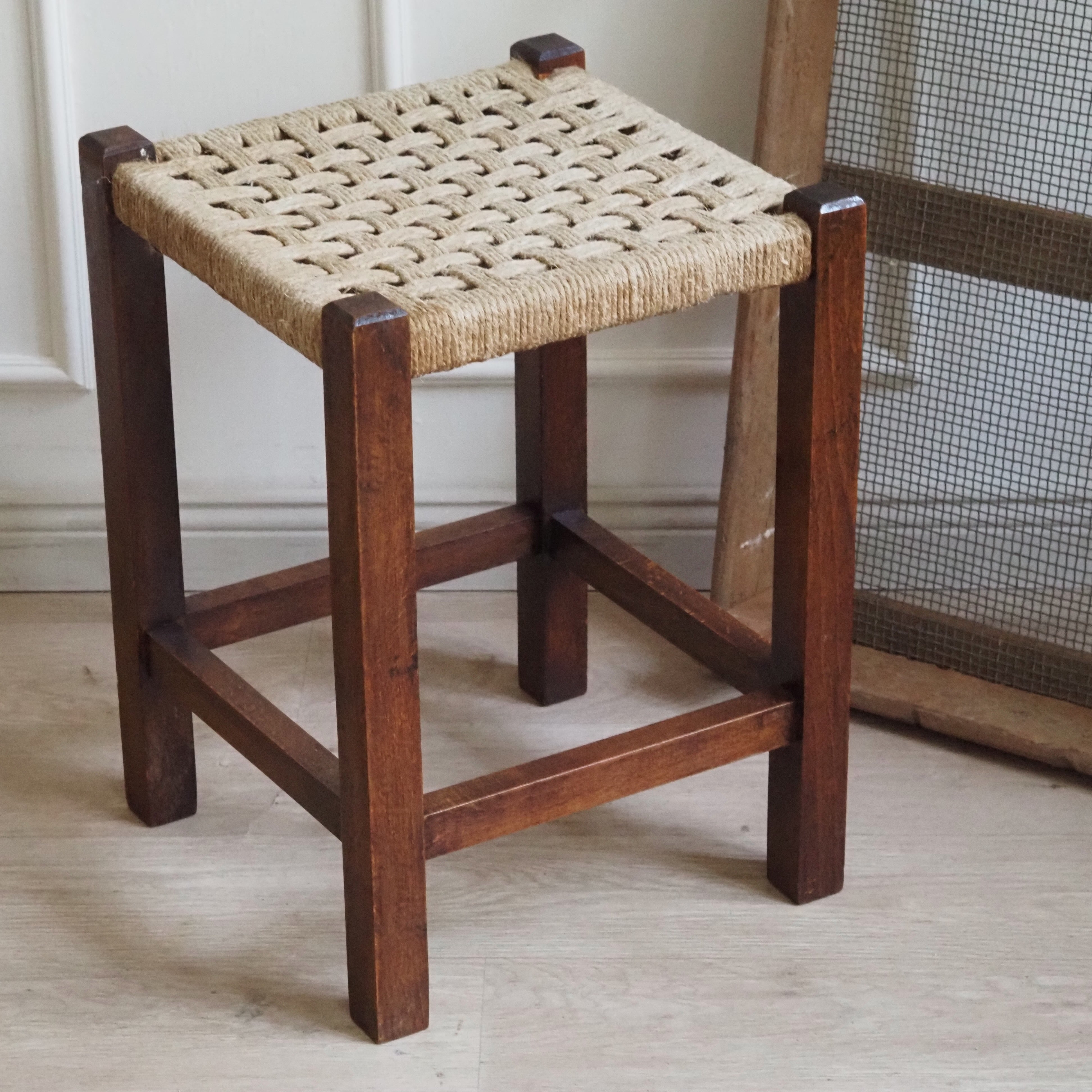 Hocker im Bauhaus-Stil mit Jutegeflecht Hartholz um 1940