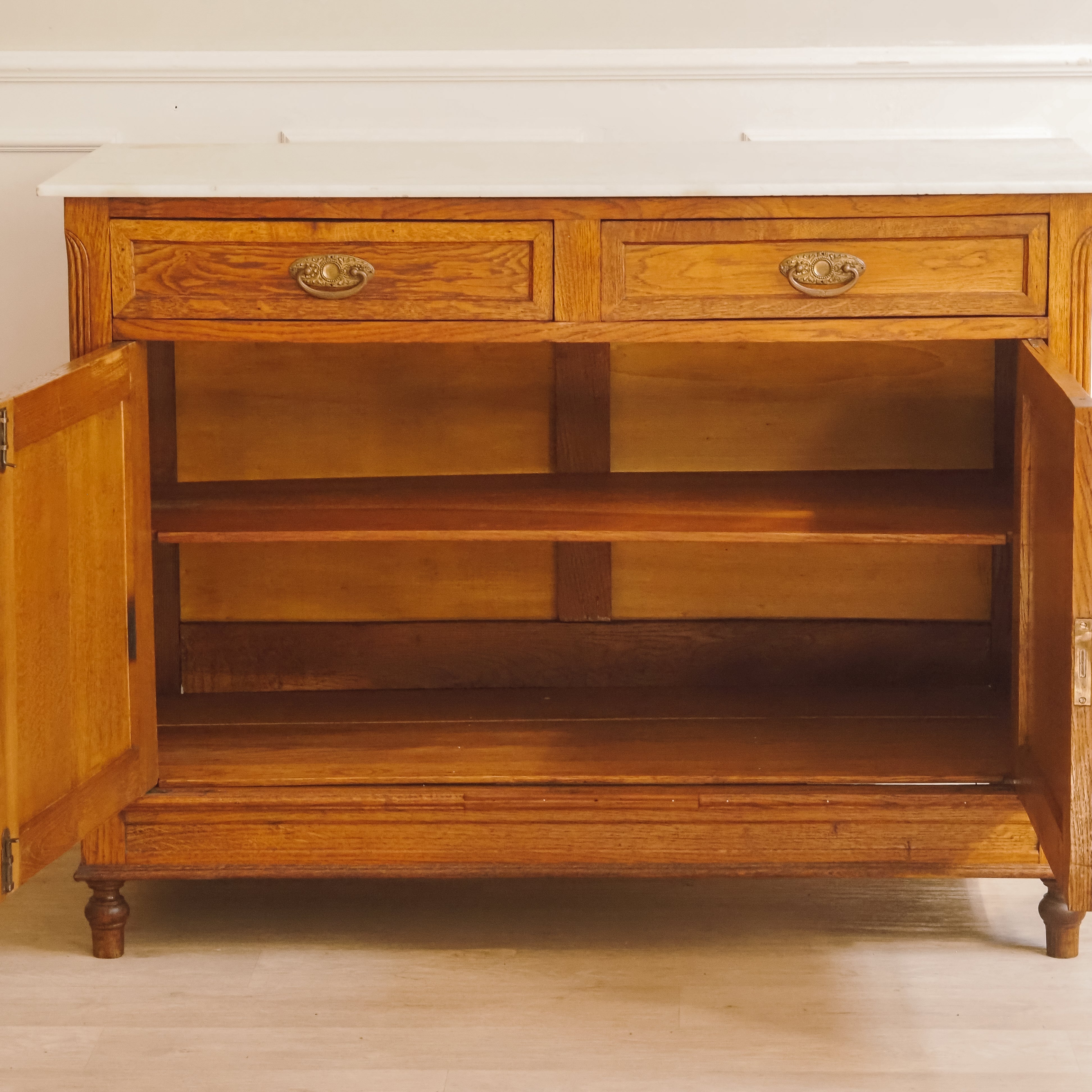 Louis-XVI-Kommode Eiche Marmorplatte um 1900 Rosenkorb-Schnitzerei