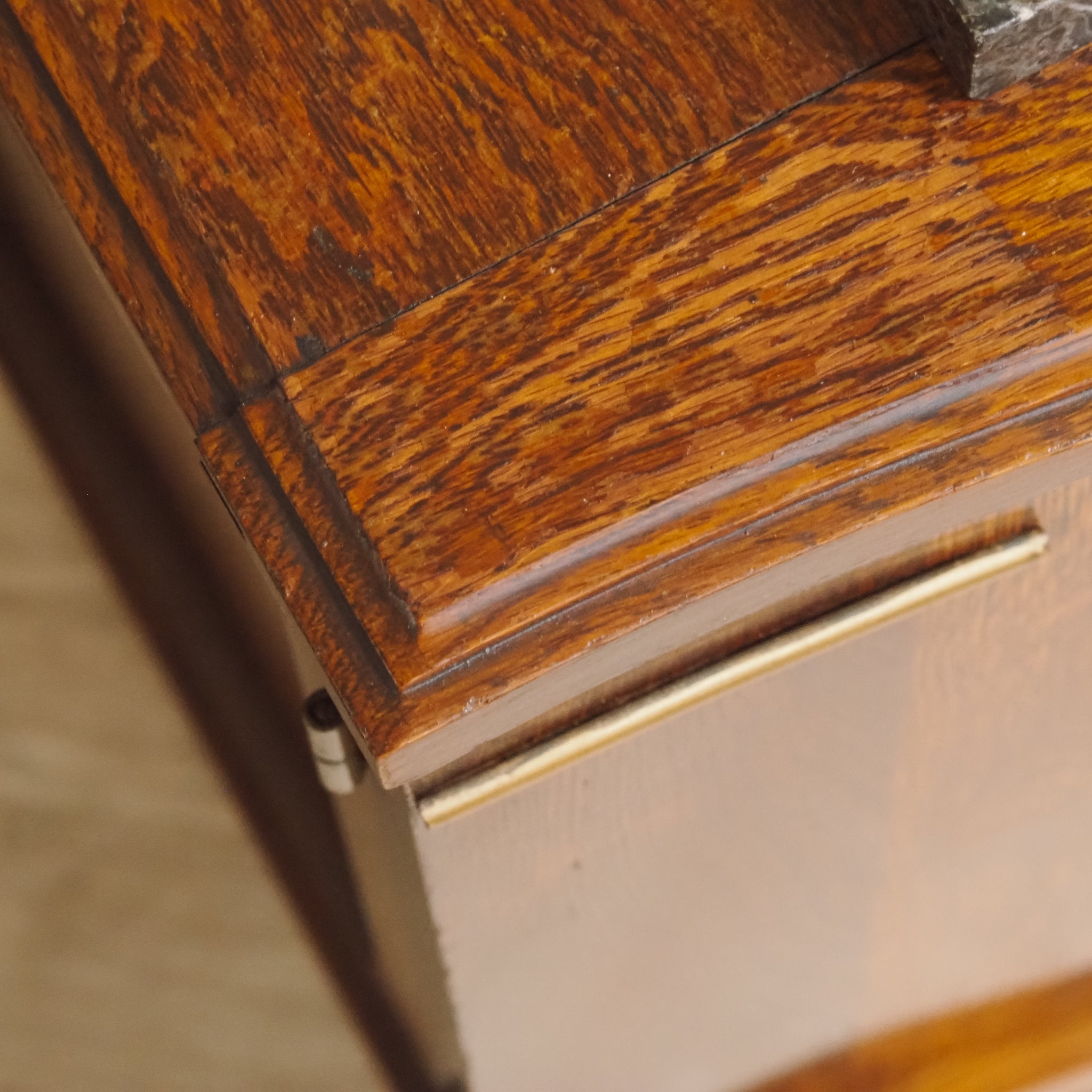 Französischer Art Déco Nachttisch - Antiker Nachtschrank mit Marmor