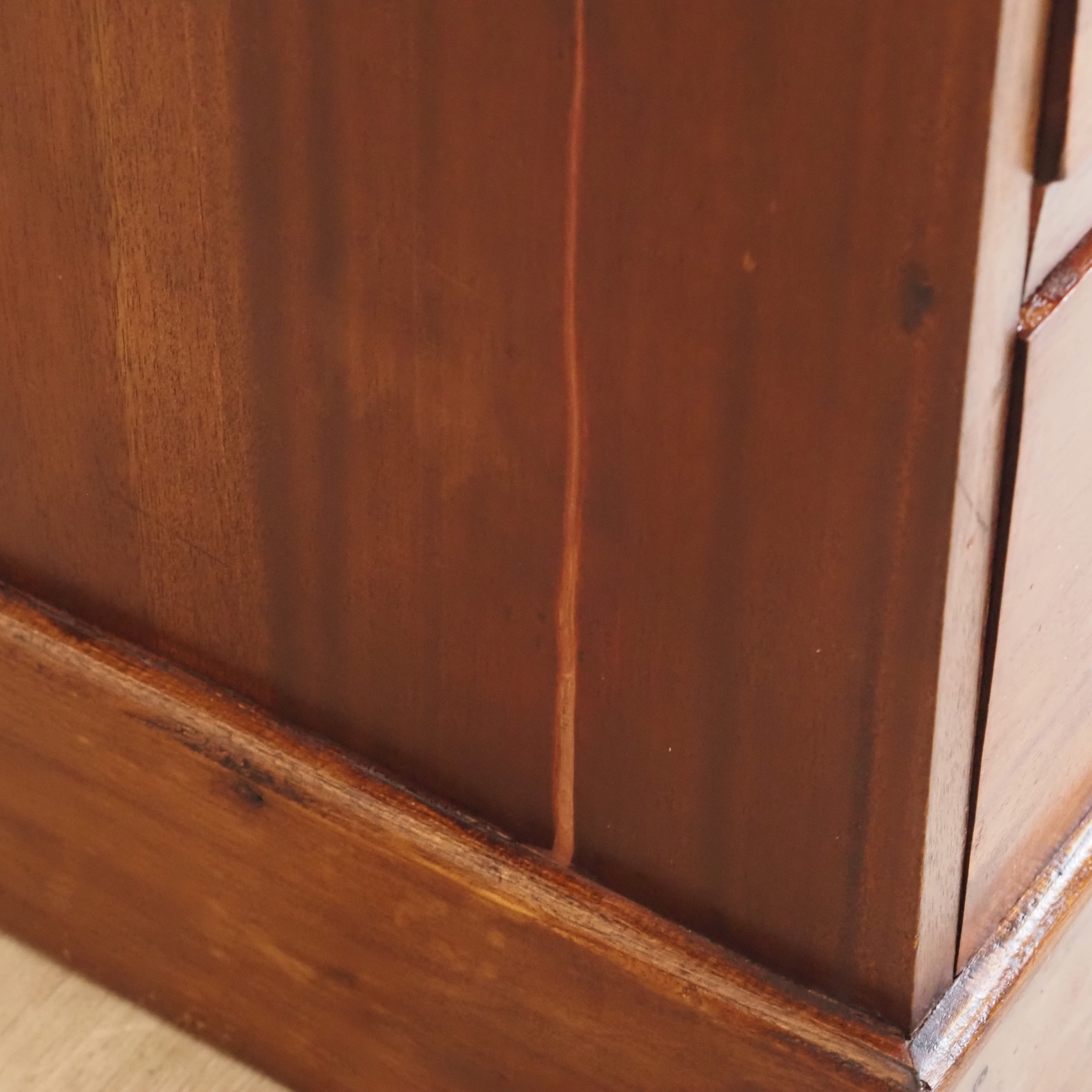 Krämerschrank Eiche mit Klappschüben, um 1900