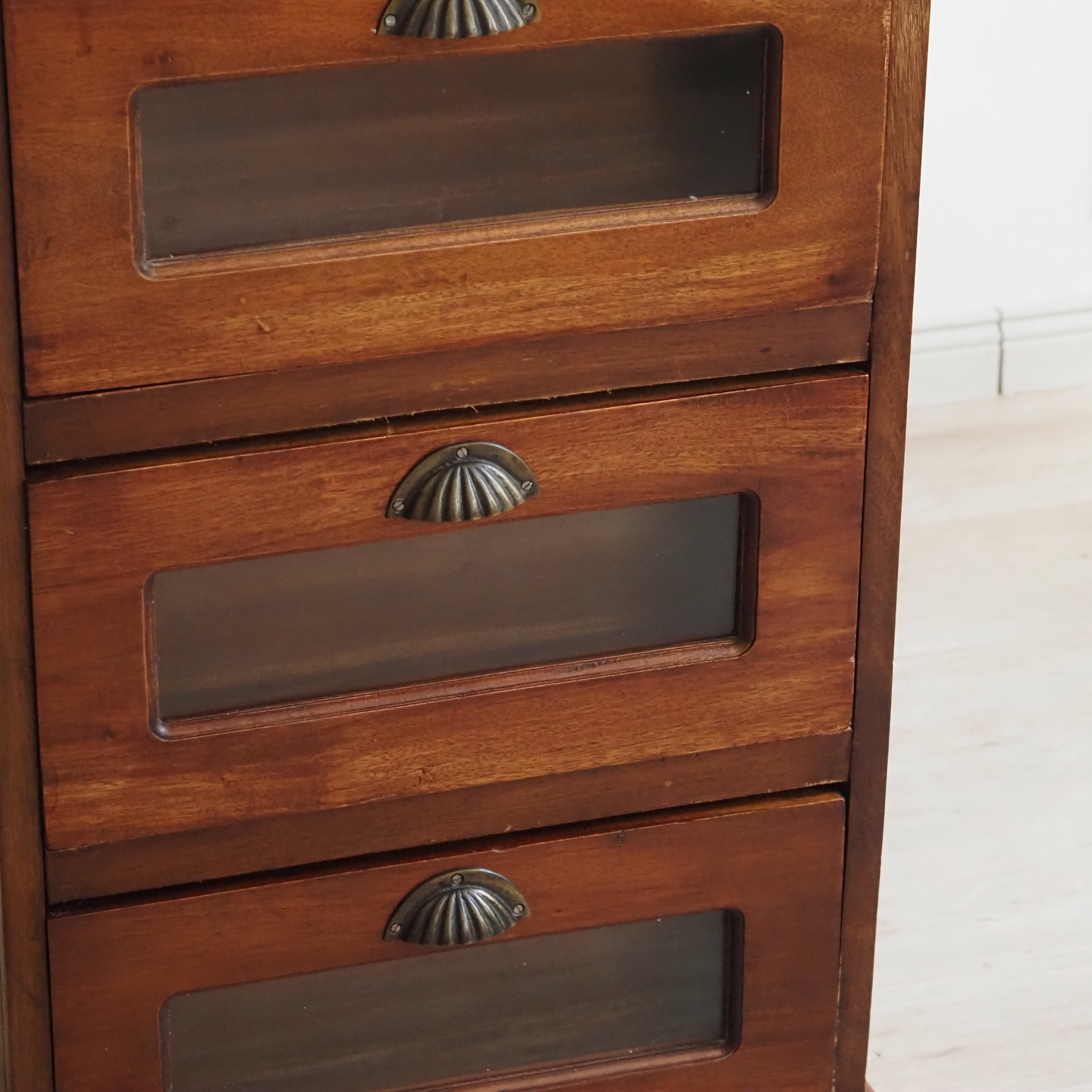 Krämerschrank Eiche mit Klappschüben, um 1900