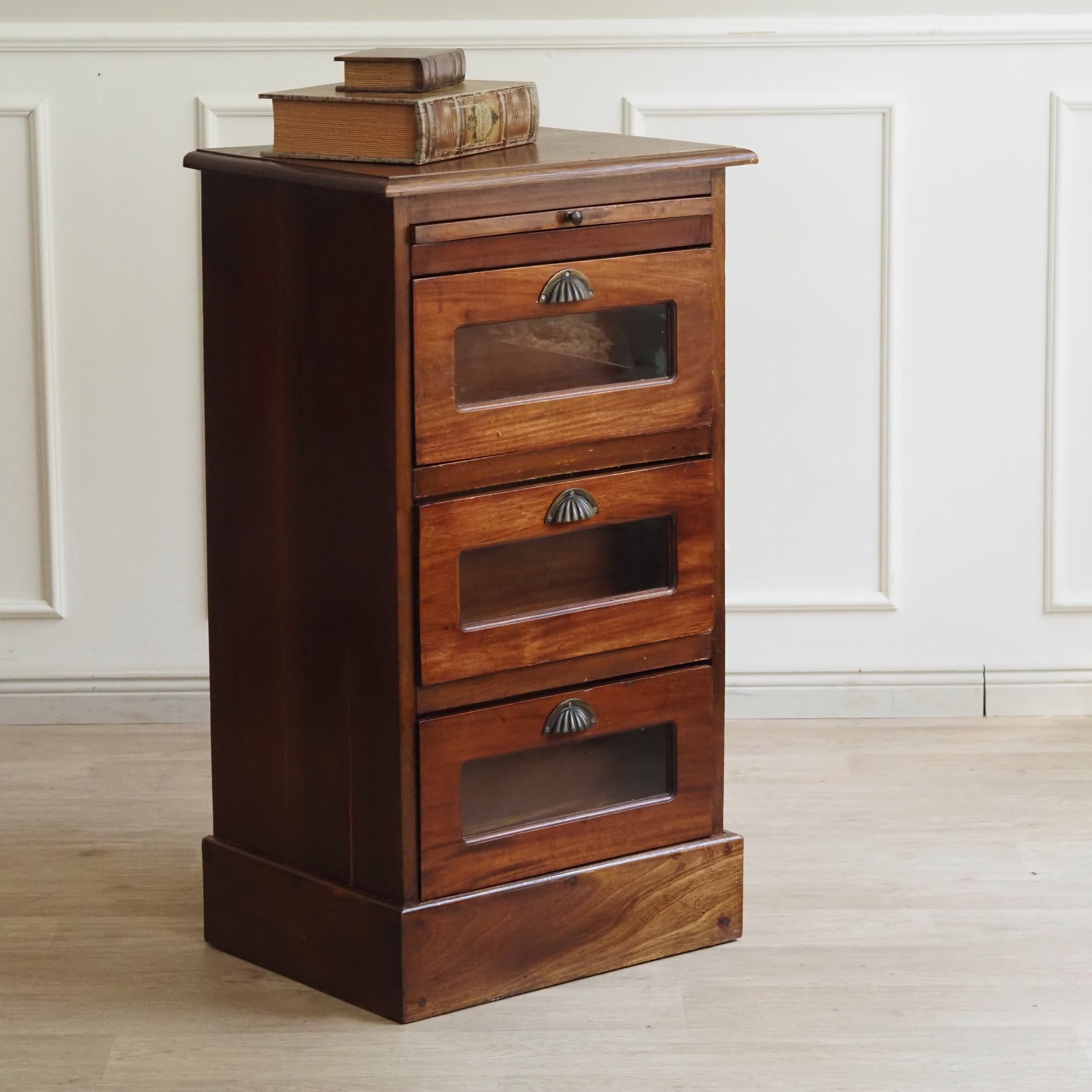 Krämerschrank Eiche mit Klappschüben, um 1900