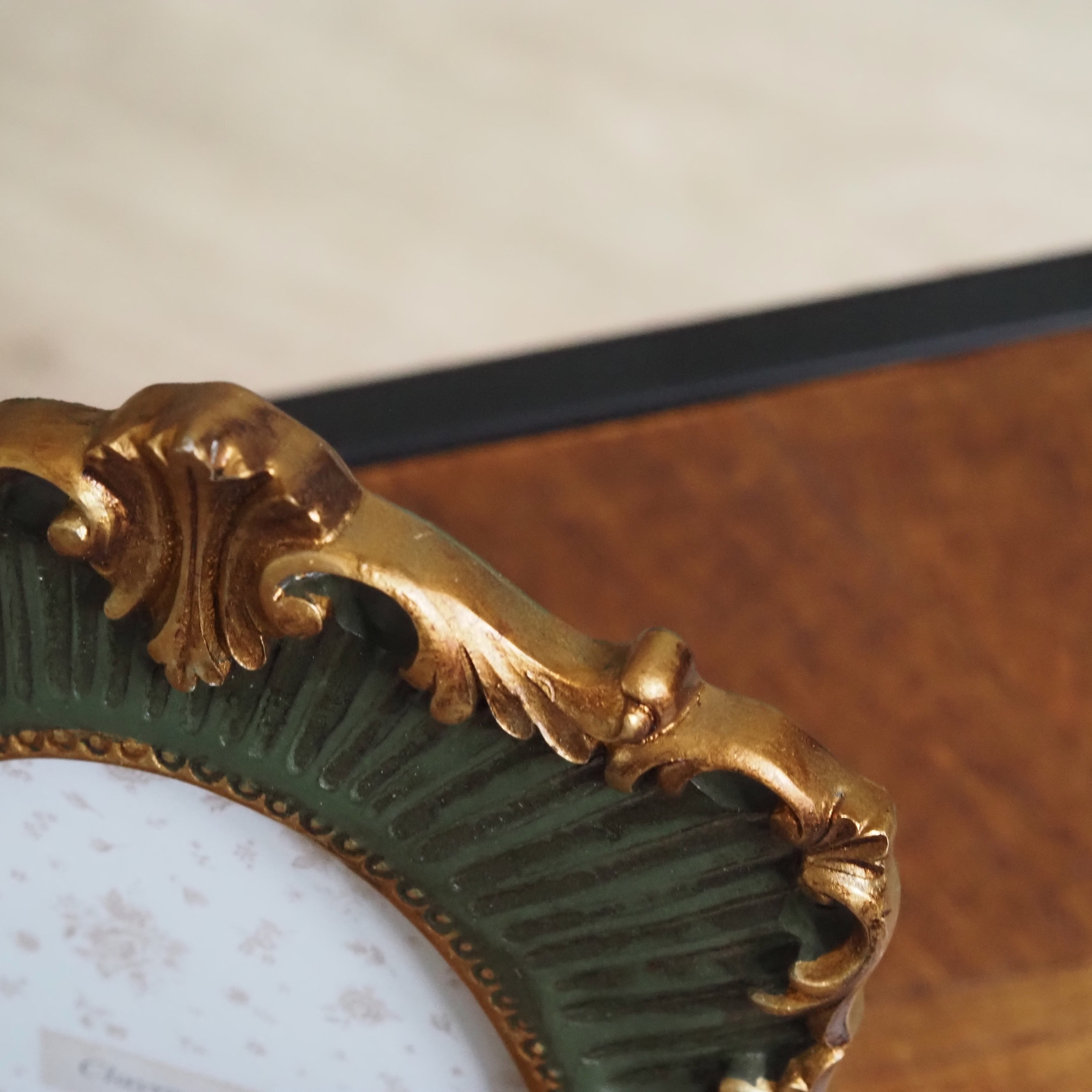 Ornamentierter Bilderrahmen Grün-Gold · historisierende Rahmenform · Varianten S–M