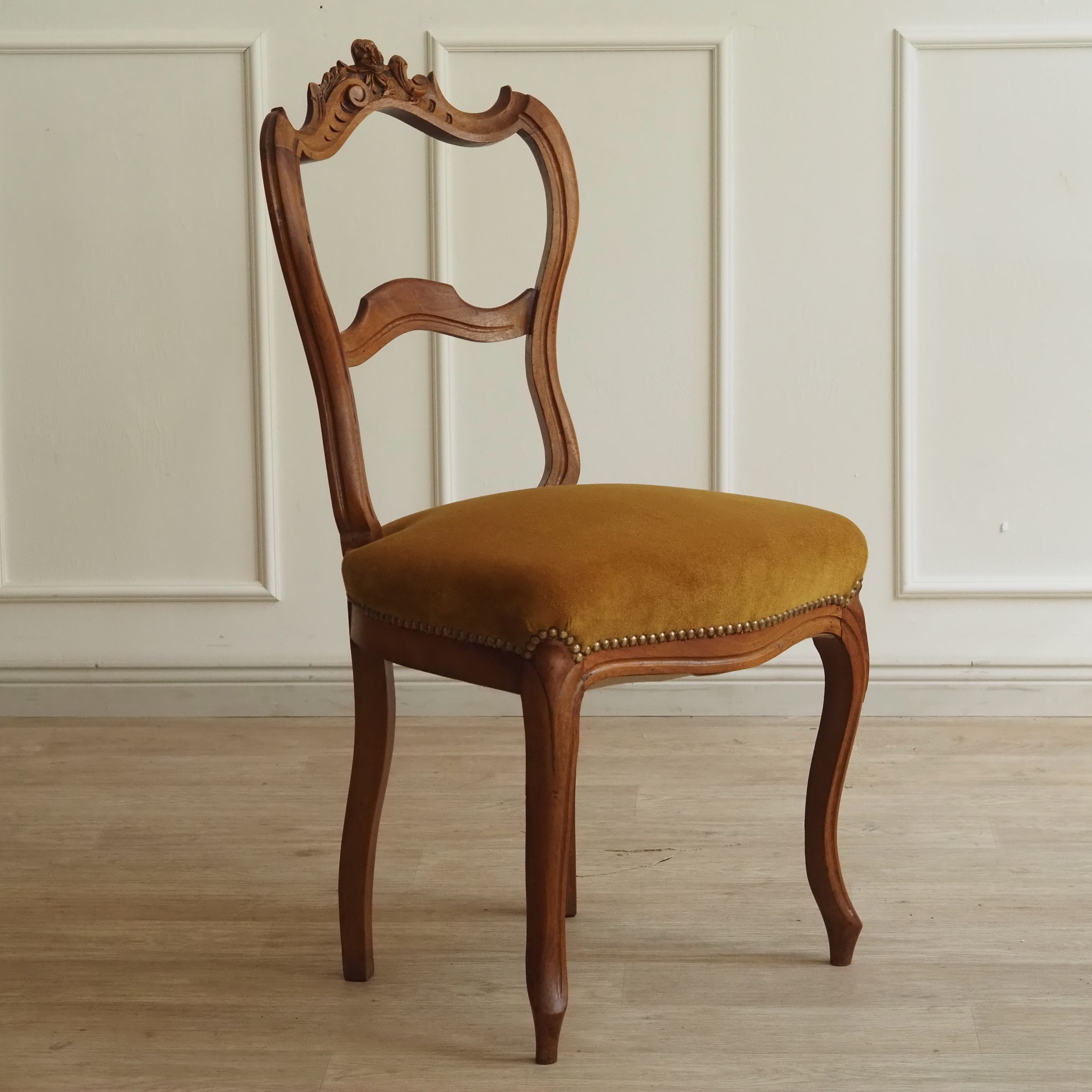 Polsterstuhl im Louis-Philippe-Stil – gelber Samt, um 1900