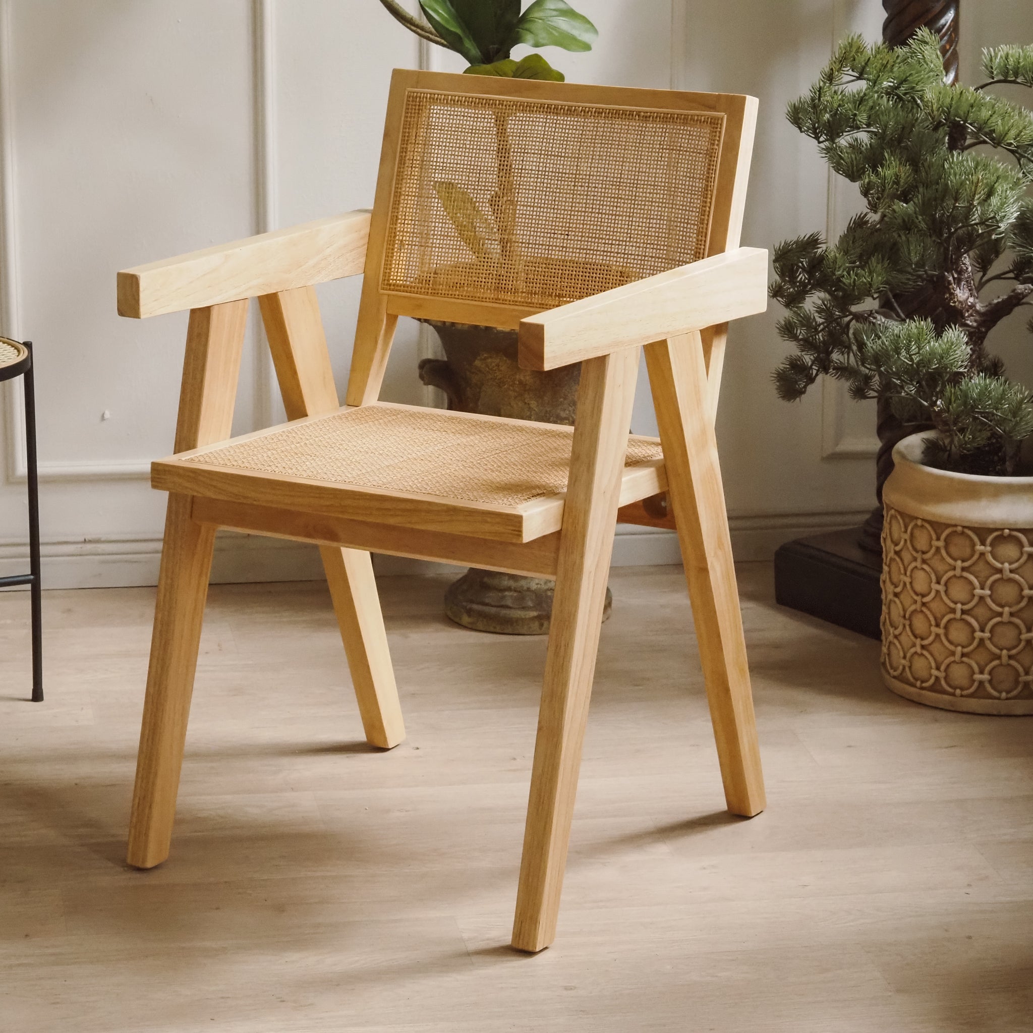 Design Armlehnstuhl mit Geflecht - Esszimmerstuhl Rattan