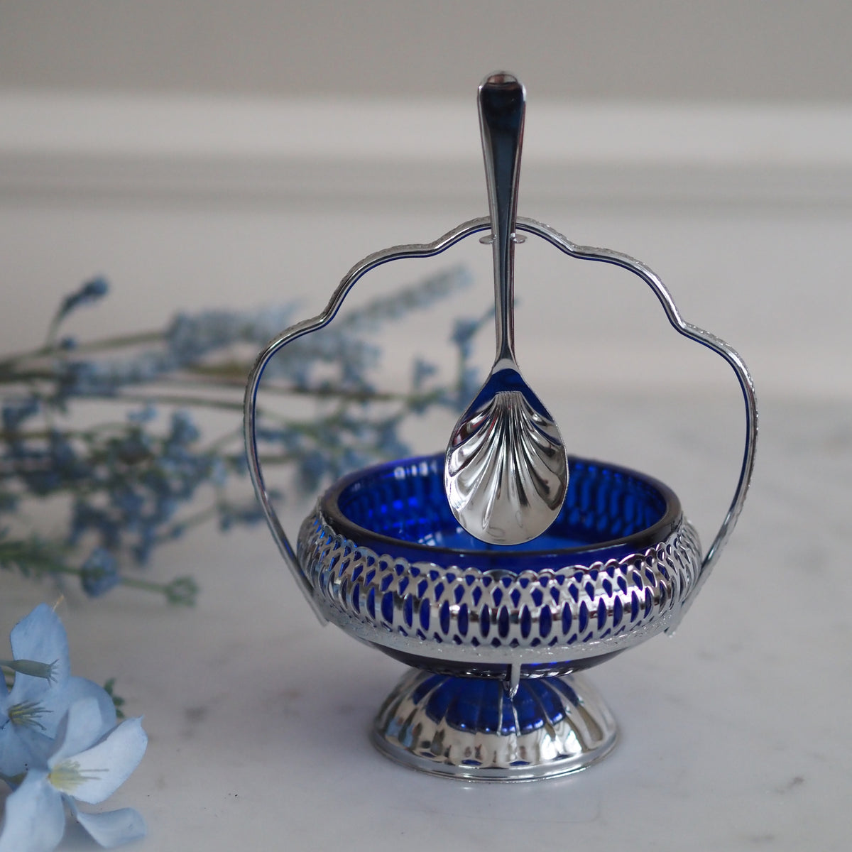 Zuckerkörbchen Kobaltblau · Durchbrochen im Georgian-Stil