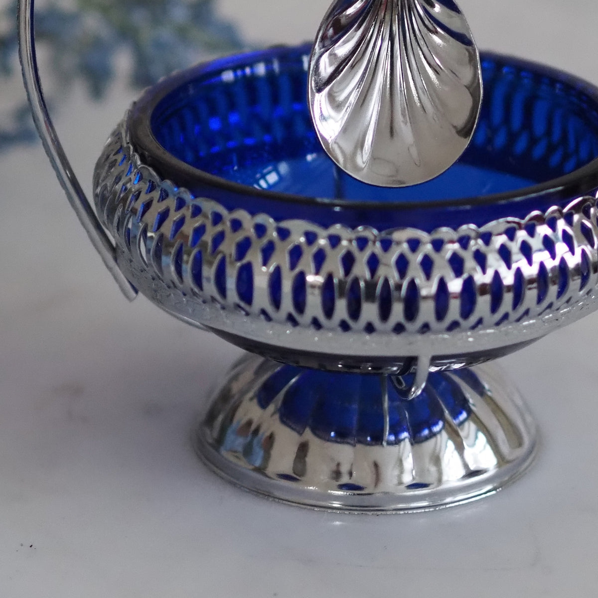 Zuckerkörbchen Kobaltblau · Durchbrochen im Georgian-Stil